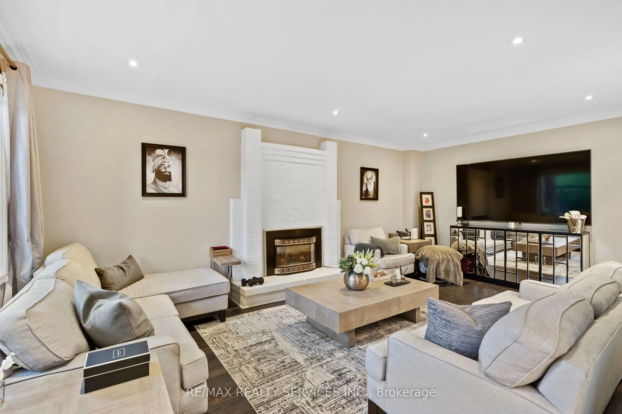 8 Evergreen Avenue