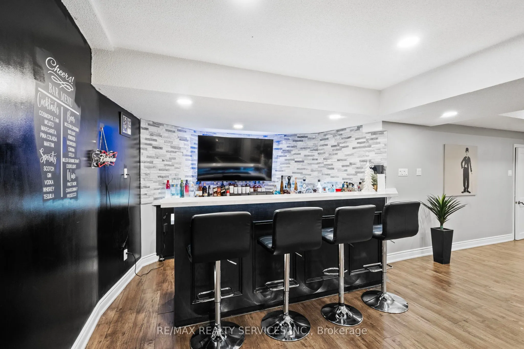 8 Evergreen Avenue