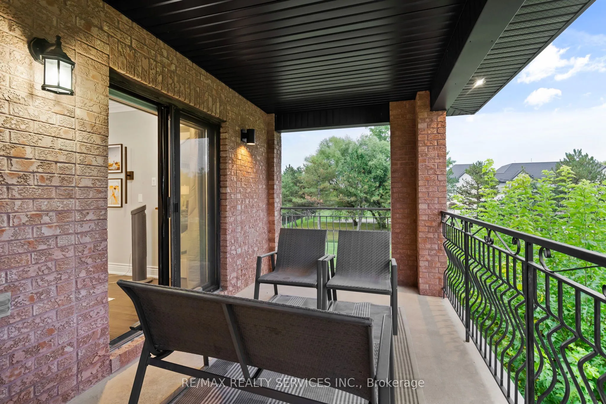 8 Evergreen Avenue