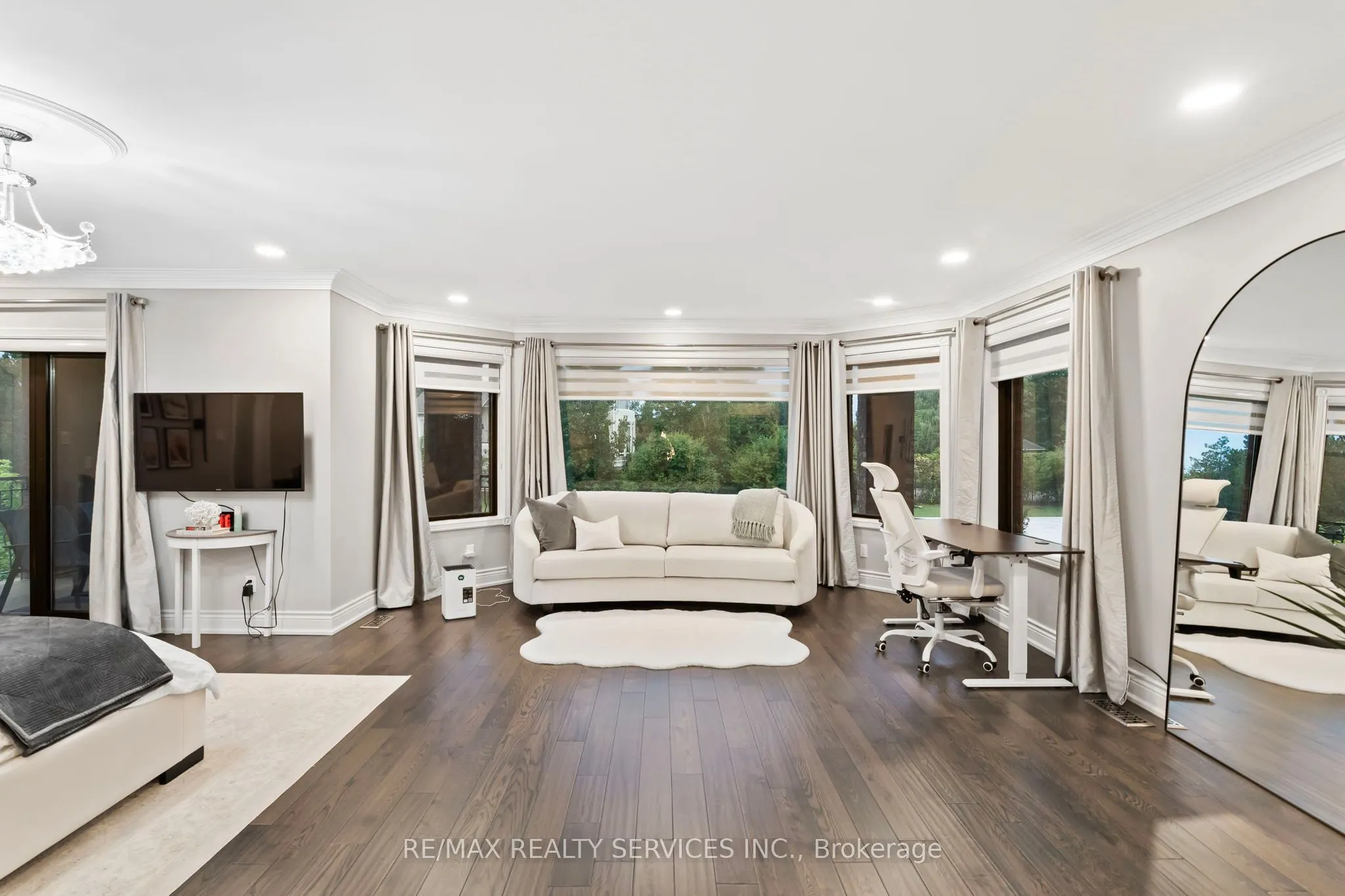 8 Evergreen Avenue