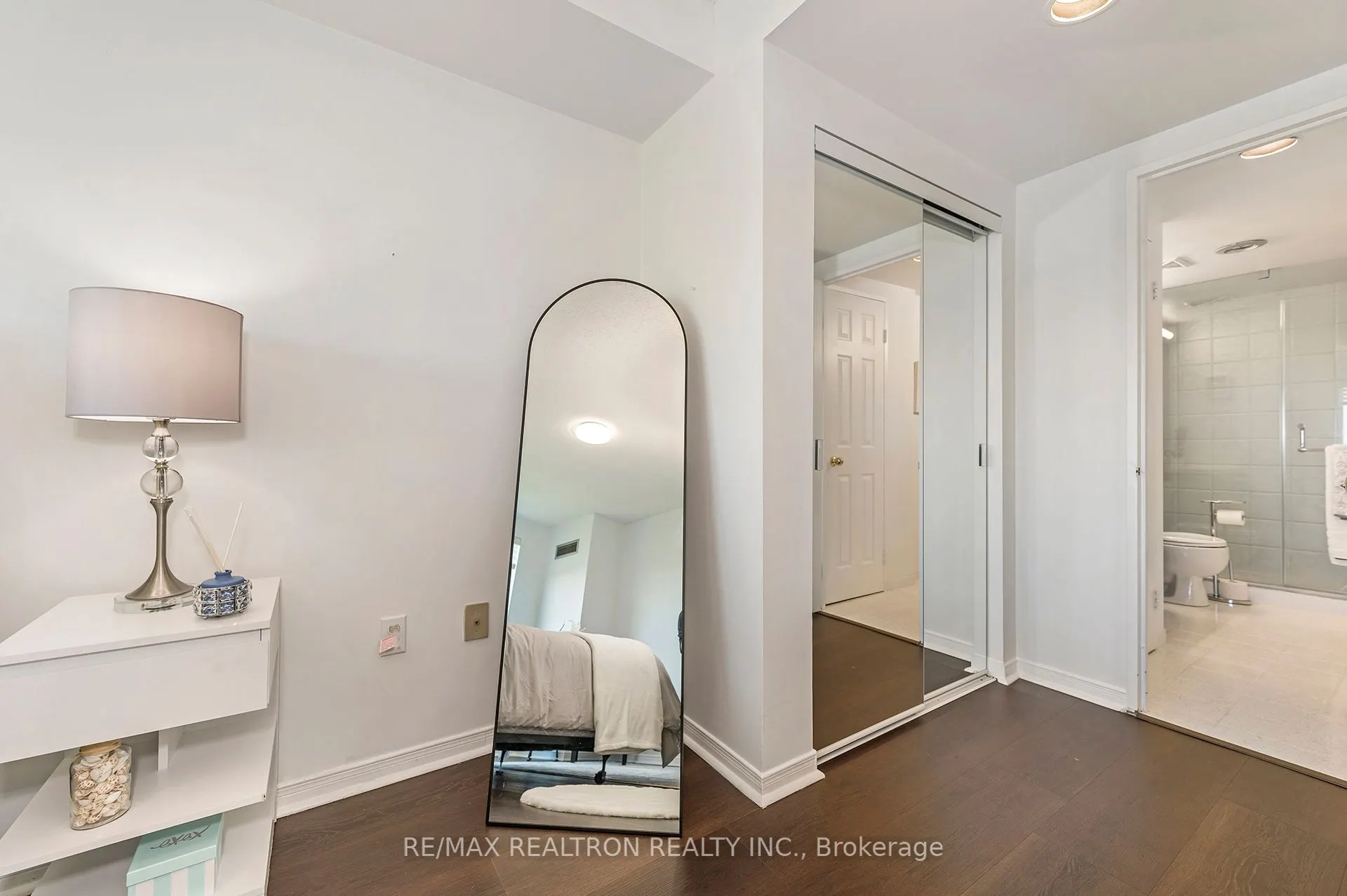 2155 Burnhamthorpe Road W, #1301