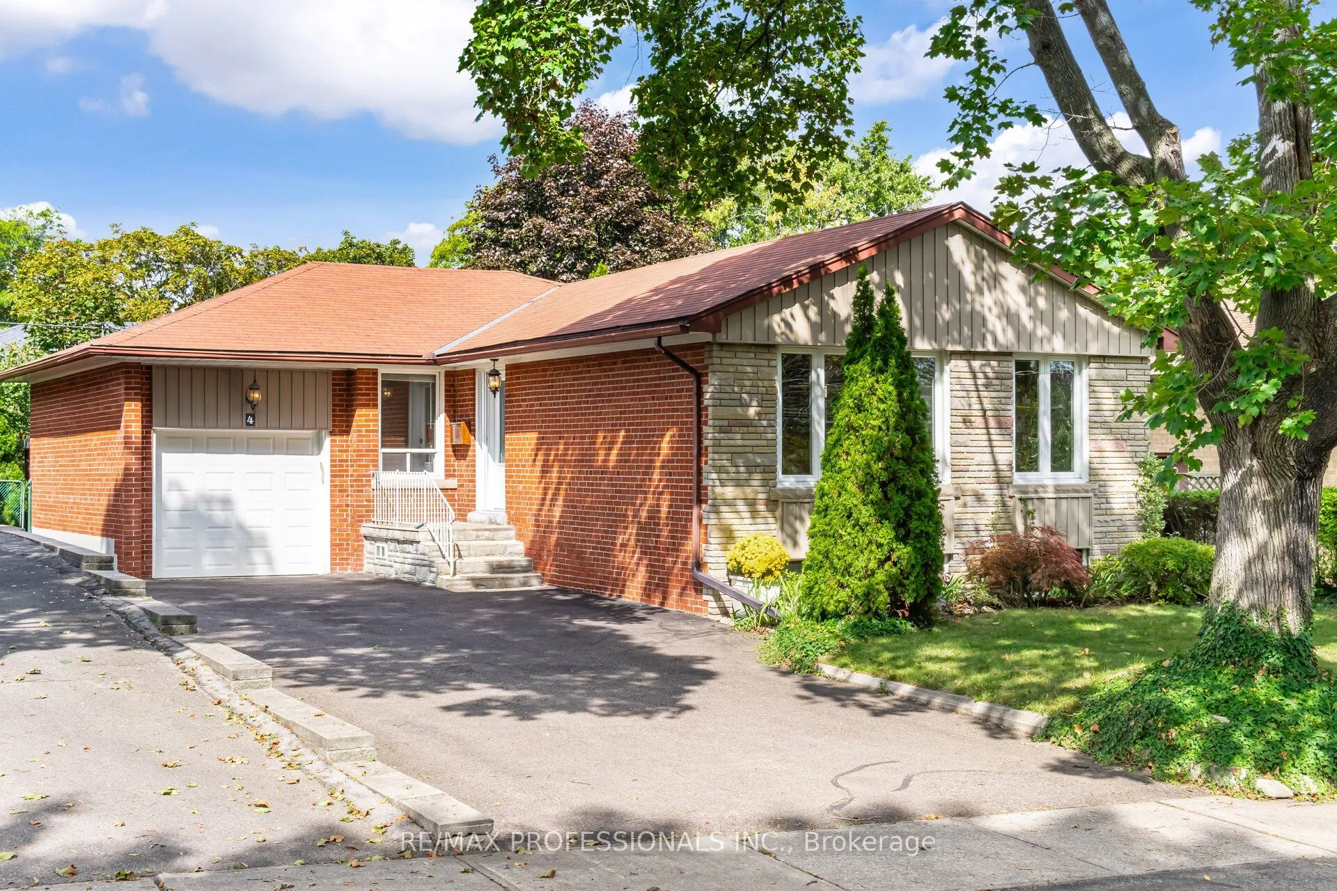 4 Lethbridge Avenue