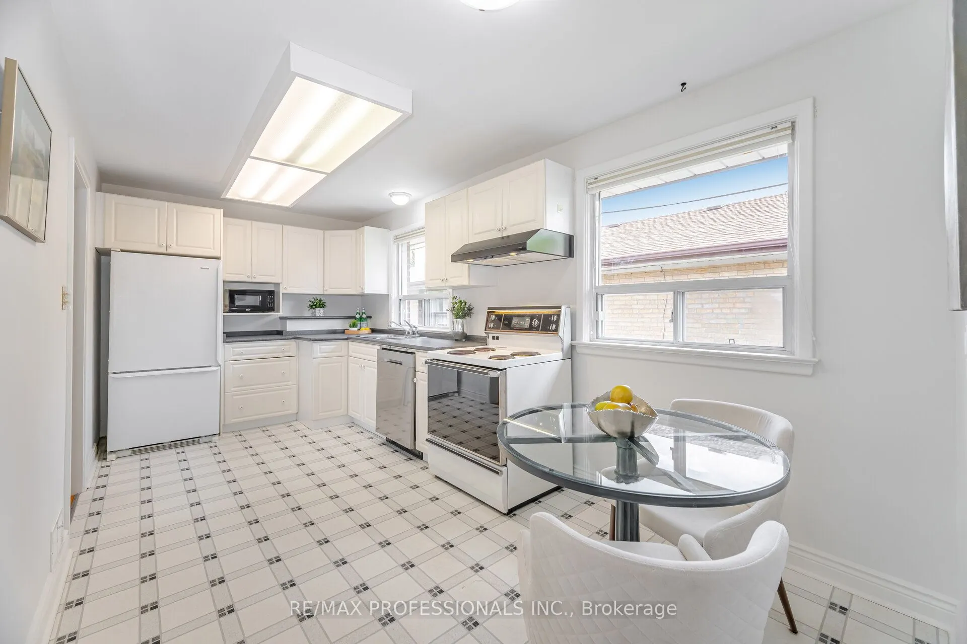 4 Lethbridge Avenue