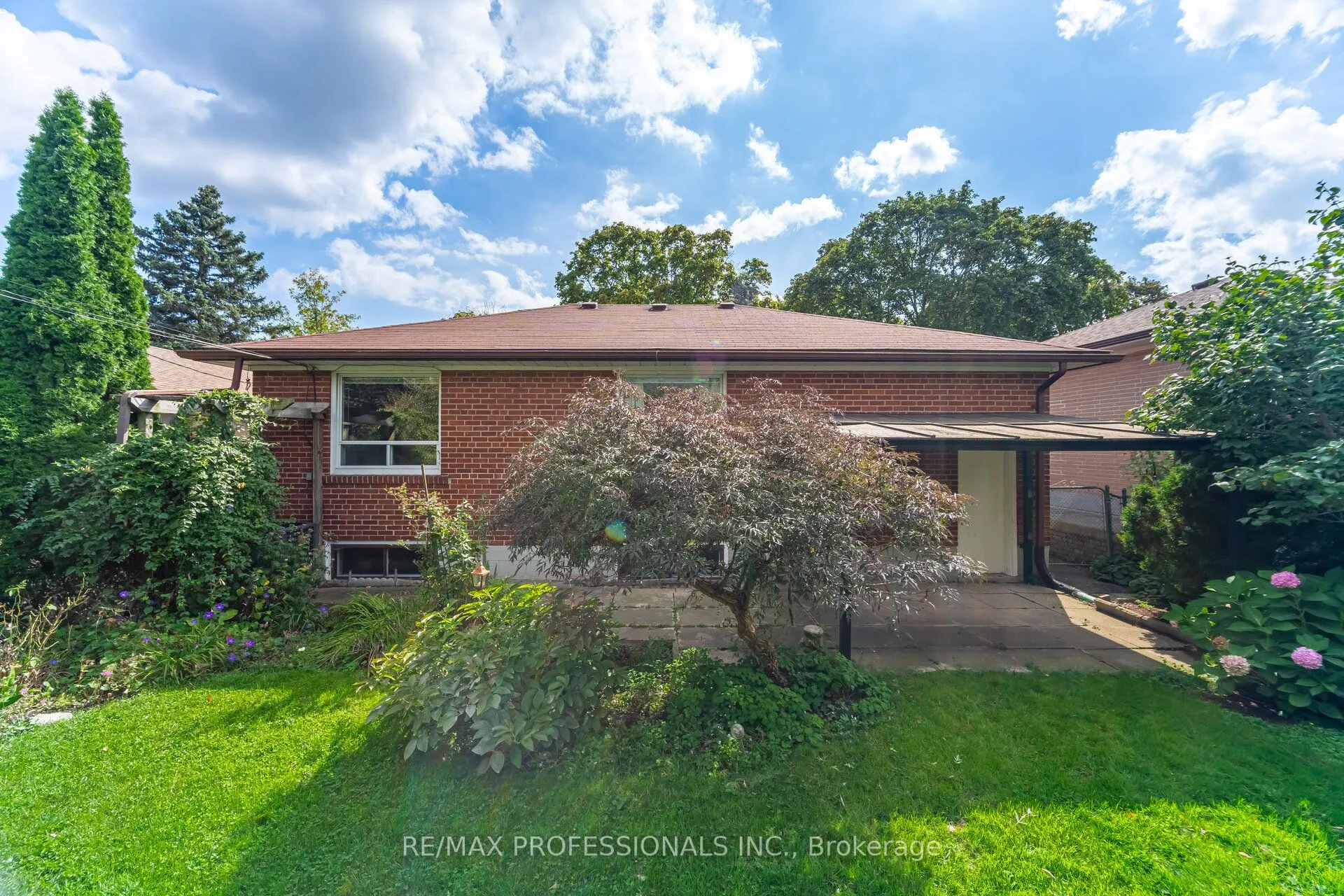 4 Lethbridge Avenue