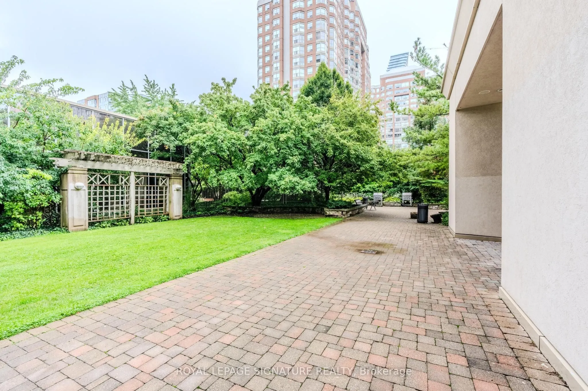 3888 Duke Of York Boulevard, #2820
