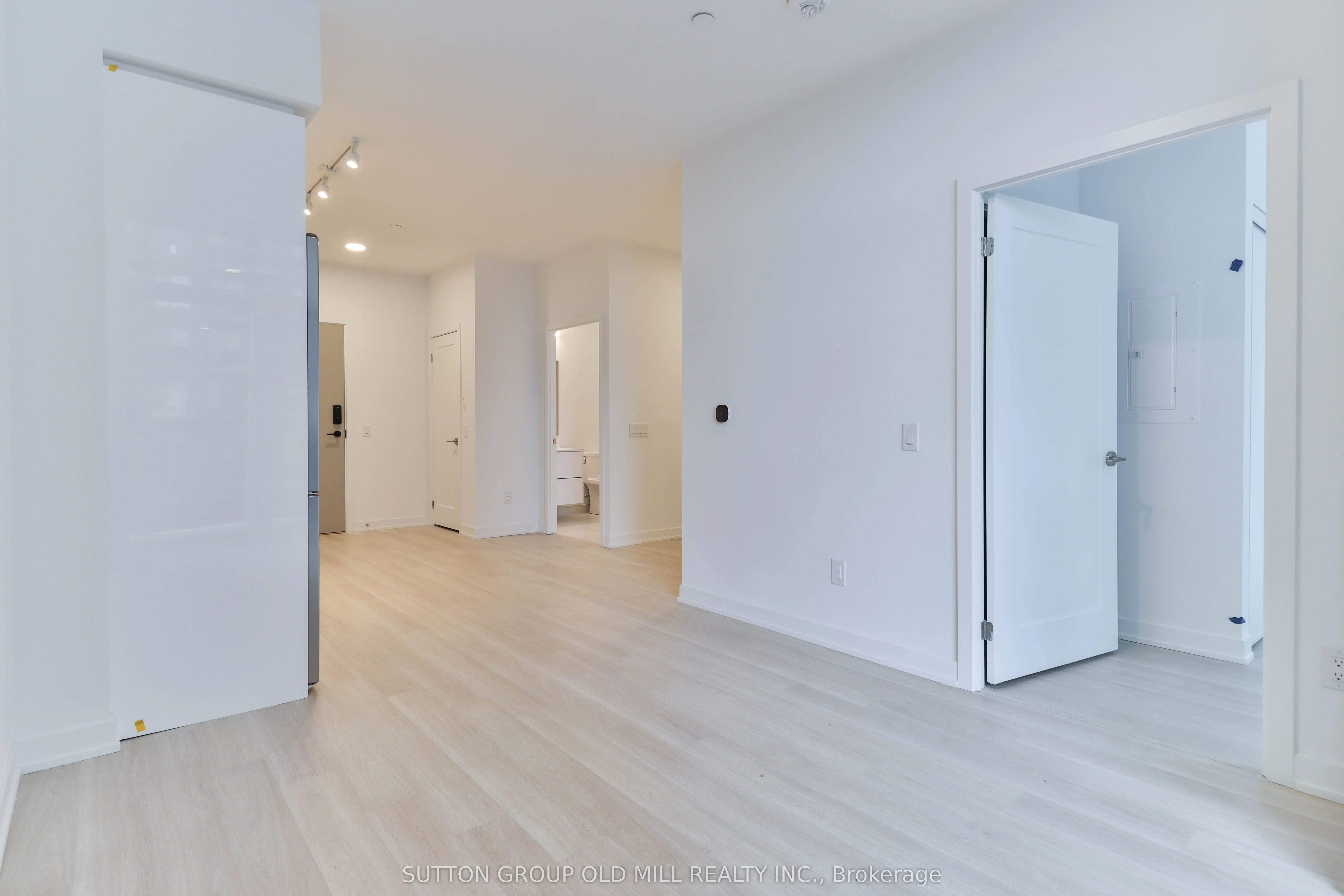 5105 Hurontario Street, #419