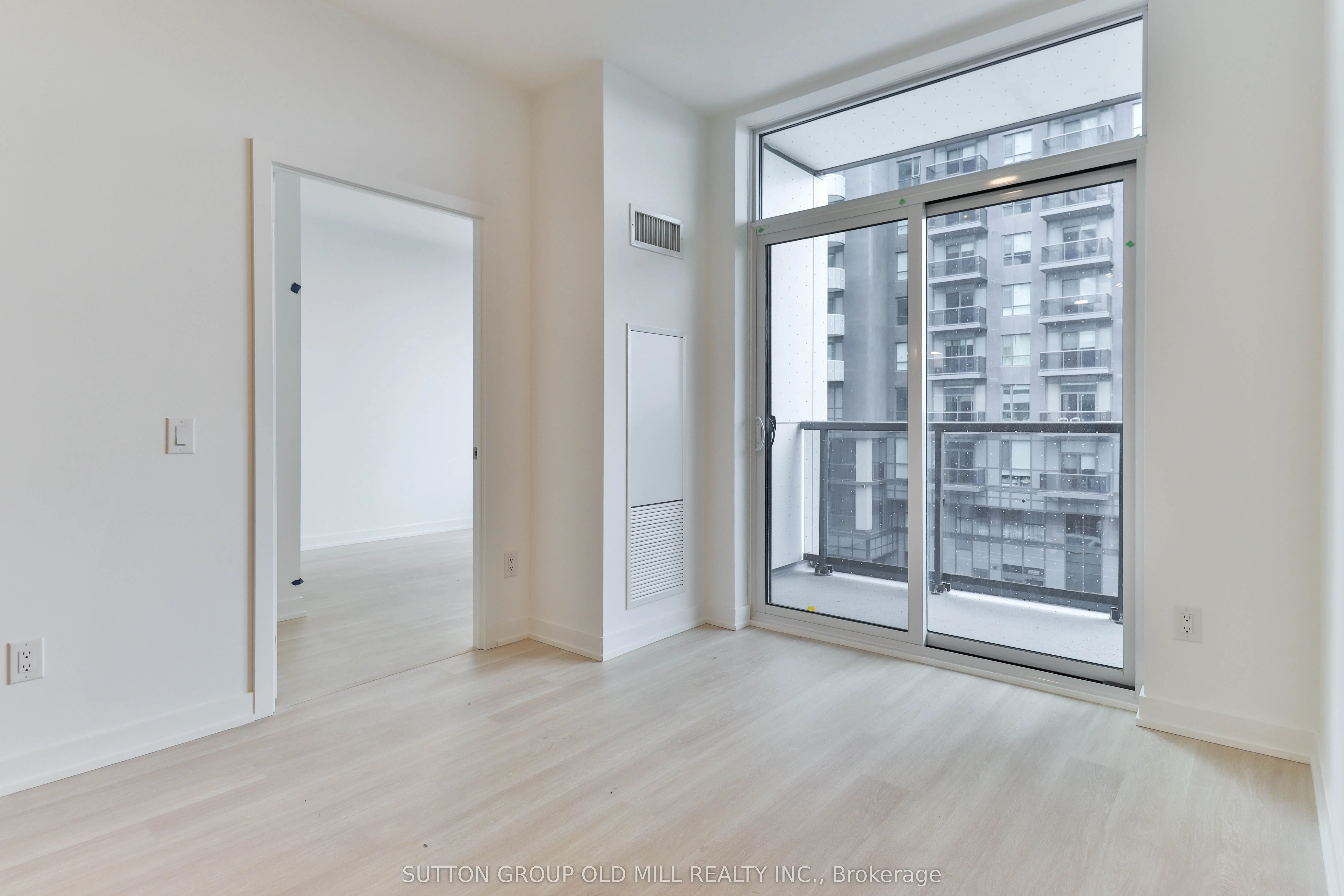 5105 Hurontario Street, #419