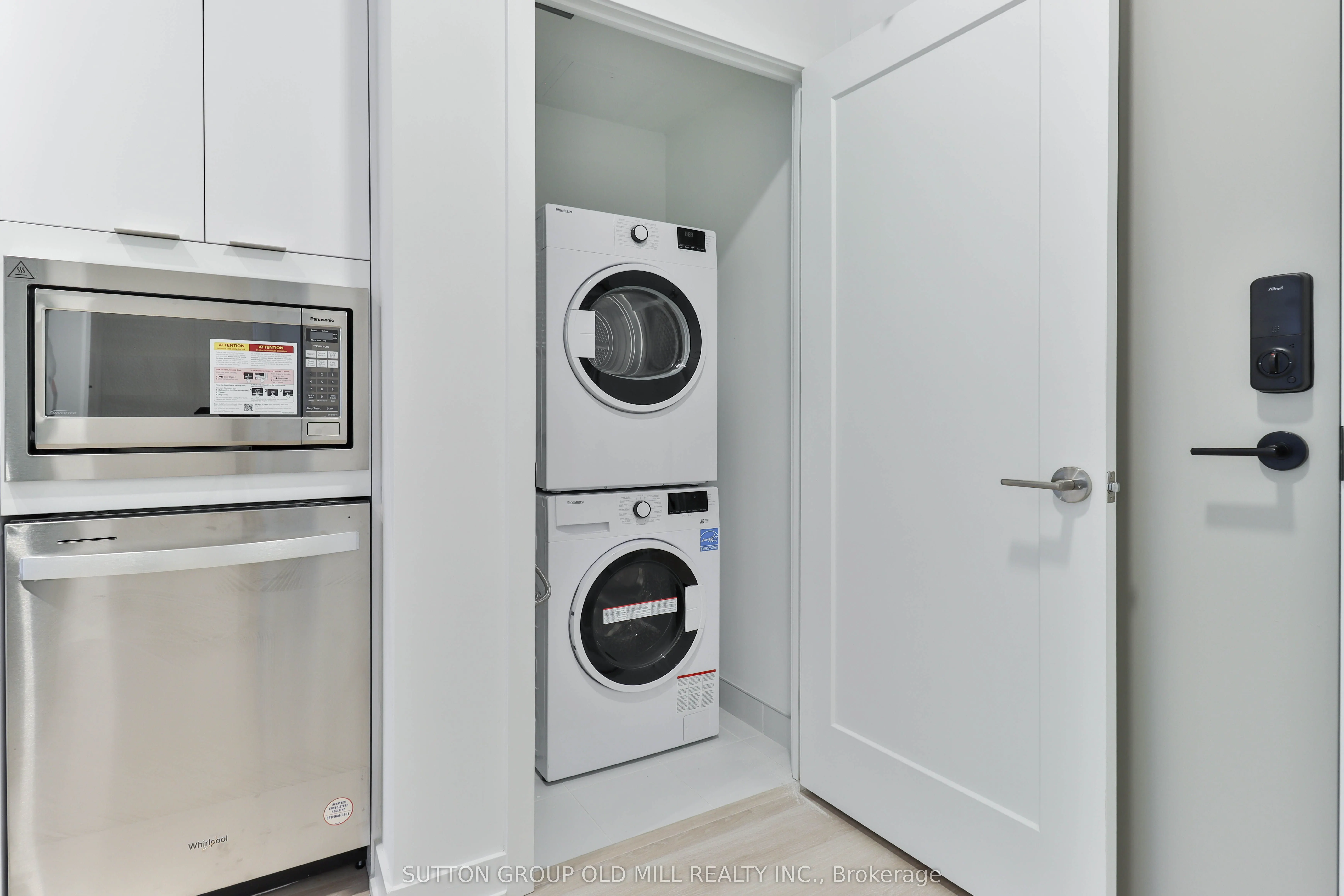 5105 Hurontario Street, #419