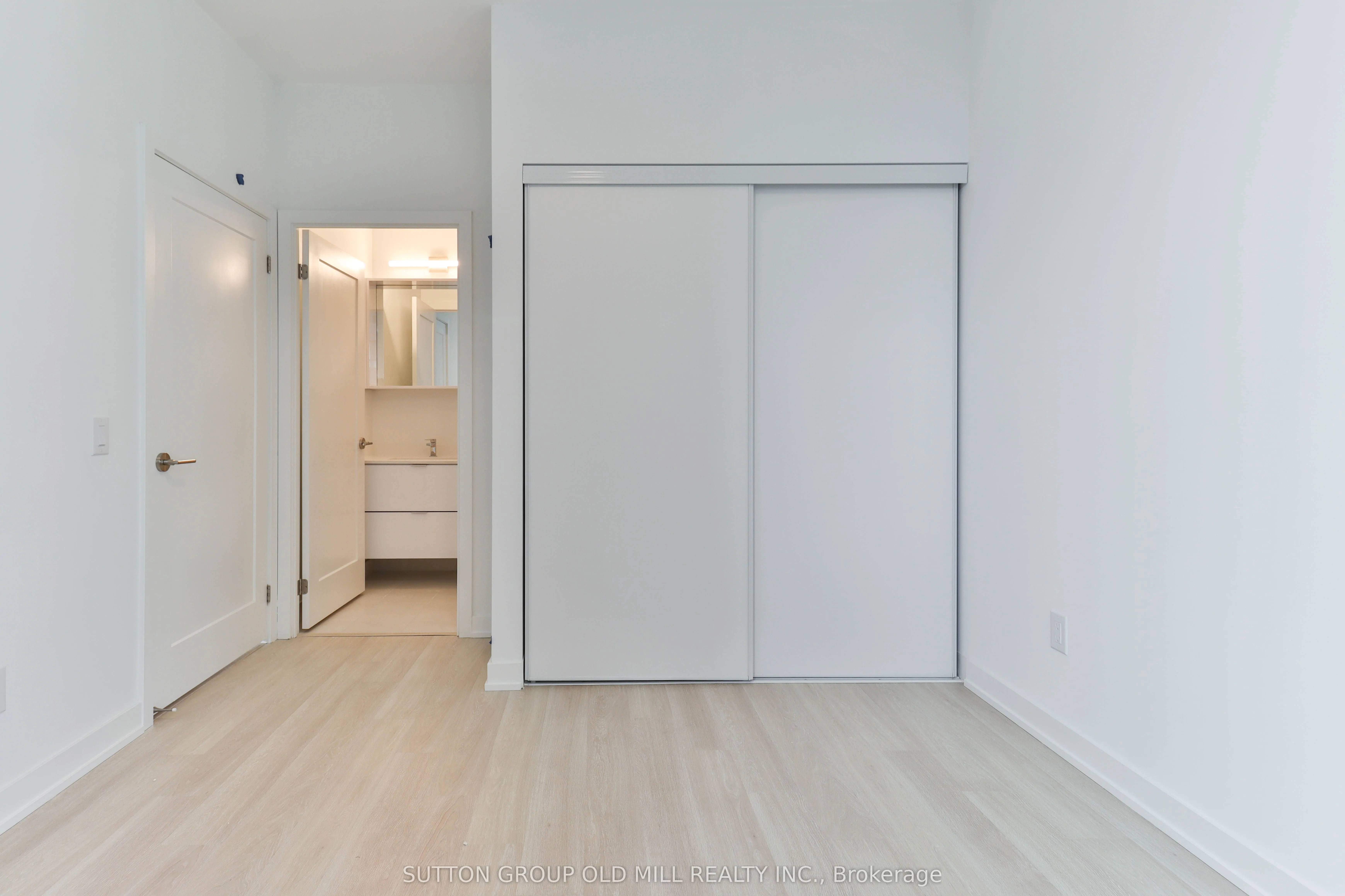 5105 Hurontario Street, #419