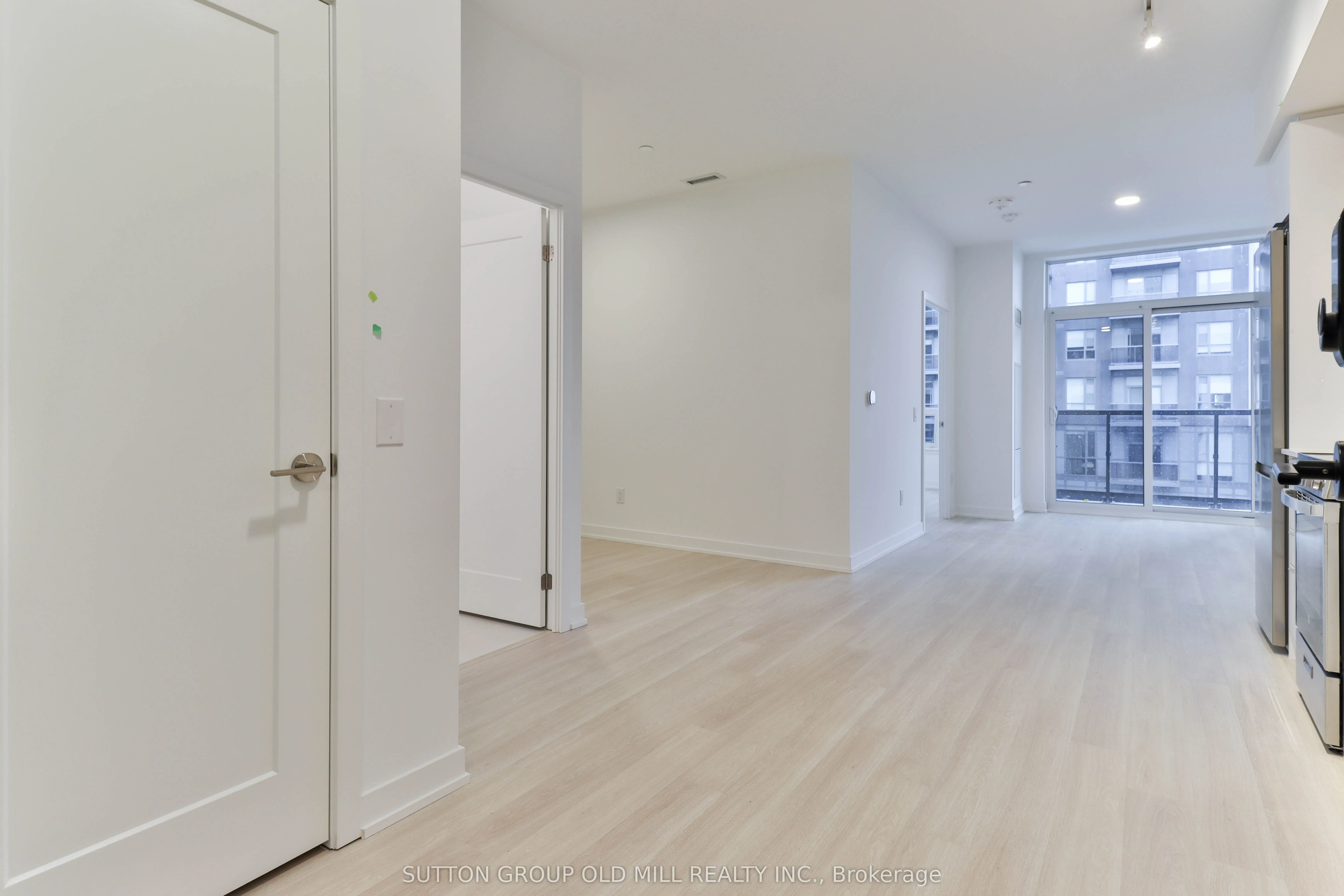 5105 Hurontario Street, #419
