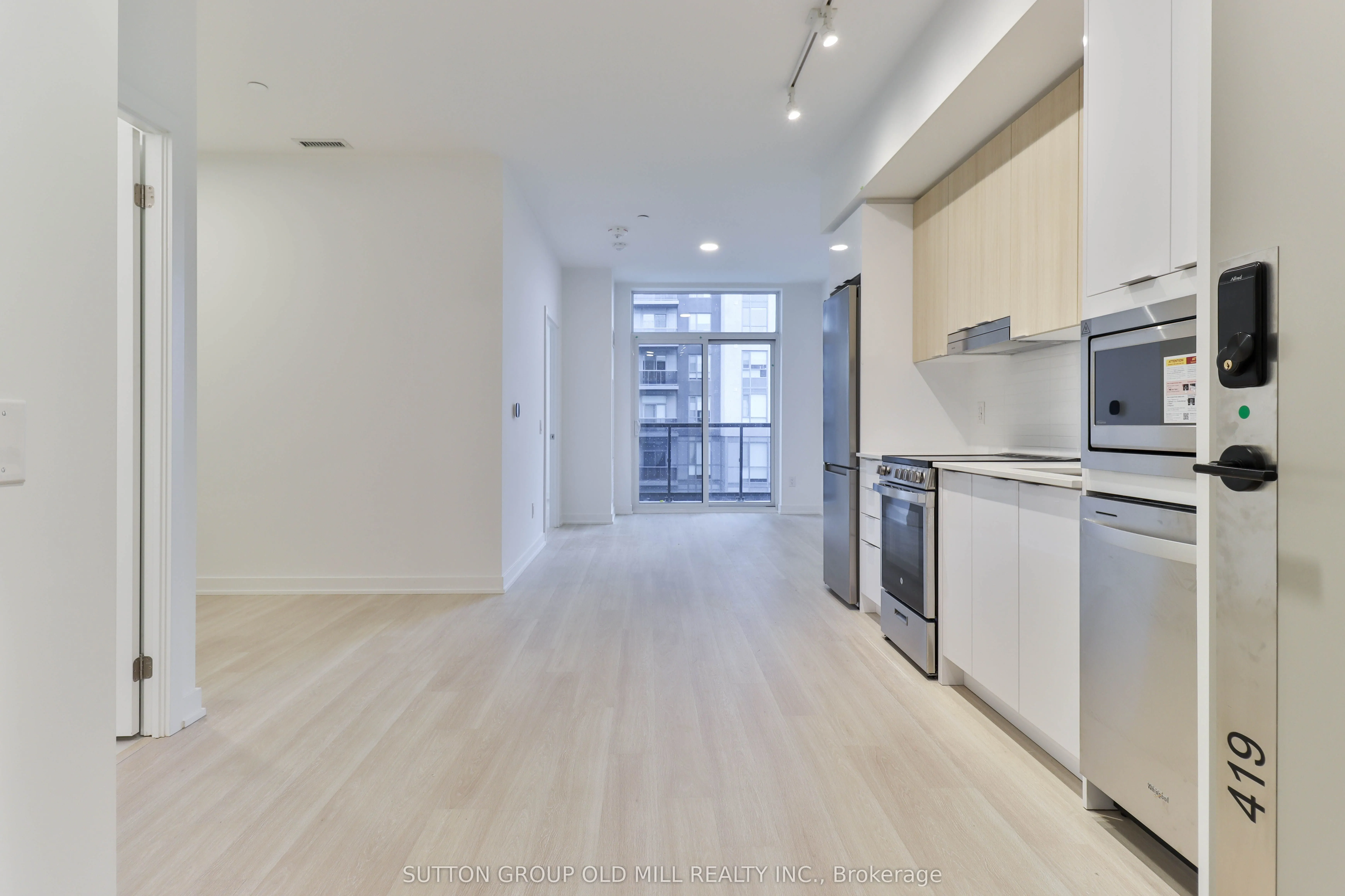 5105 Hurontario Street, #419