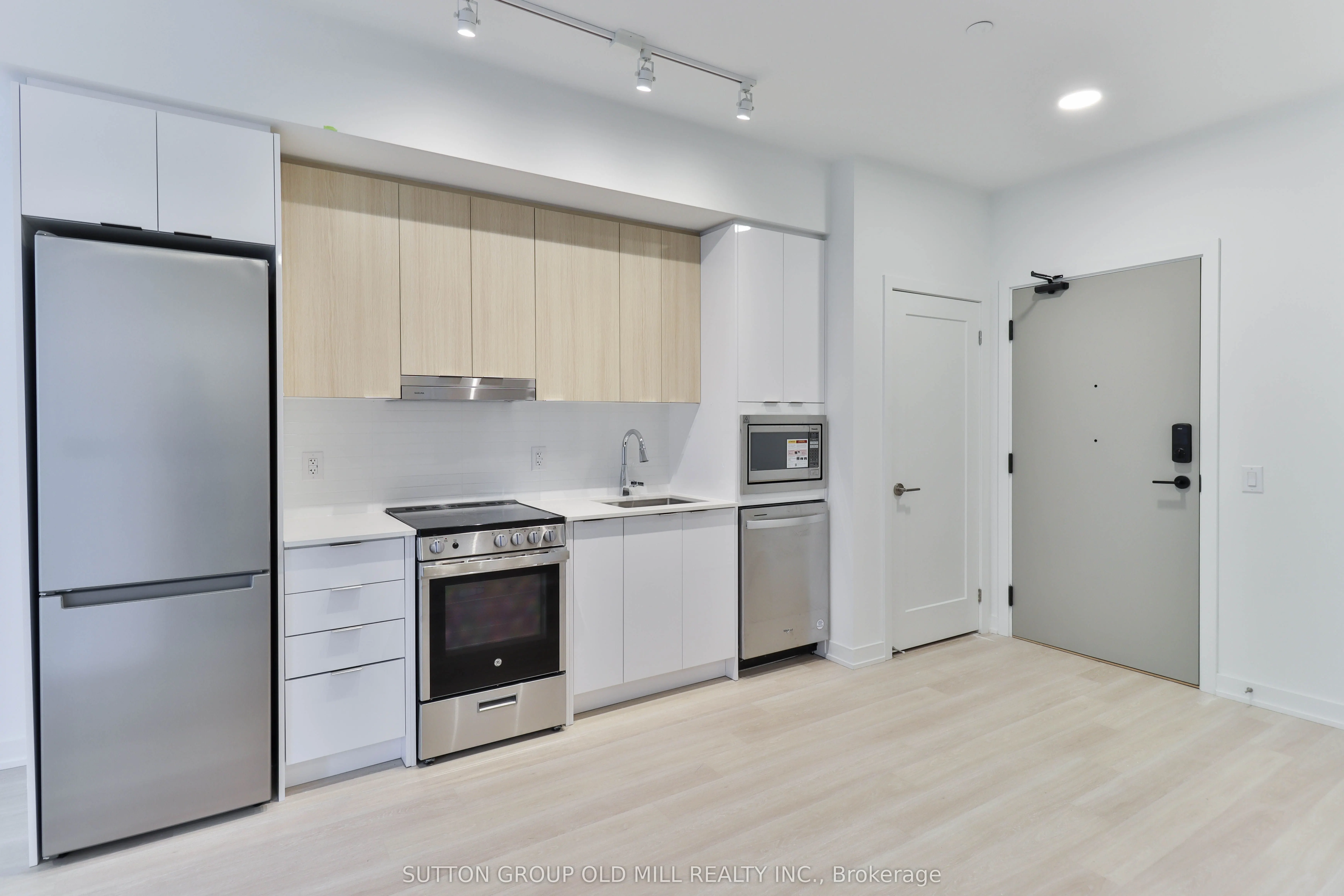 5105 Hurontario Street, #419