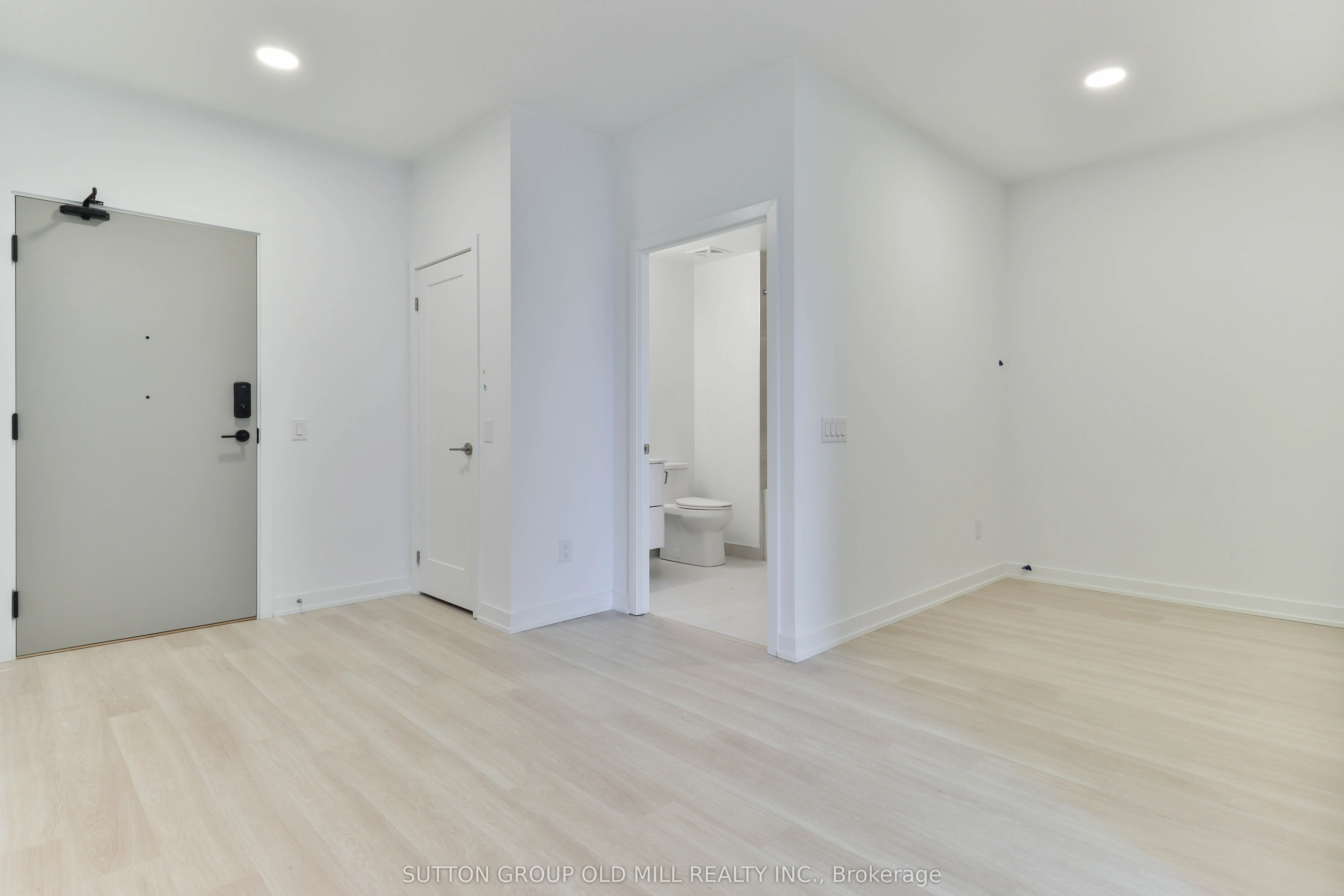 5105 Hurontario Street, #419