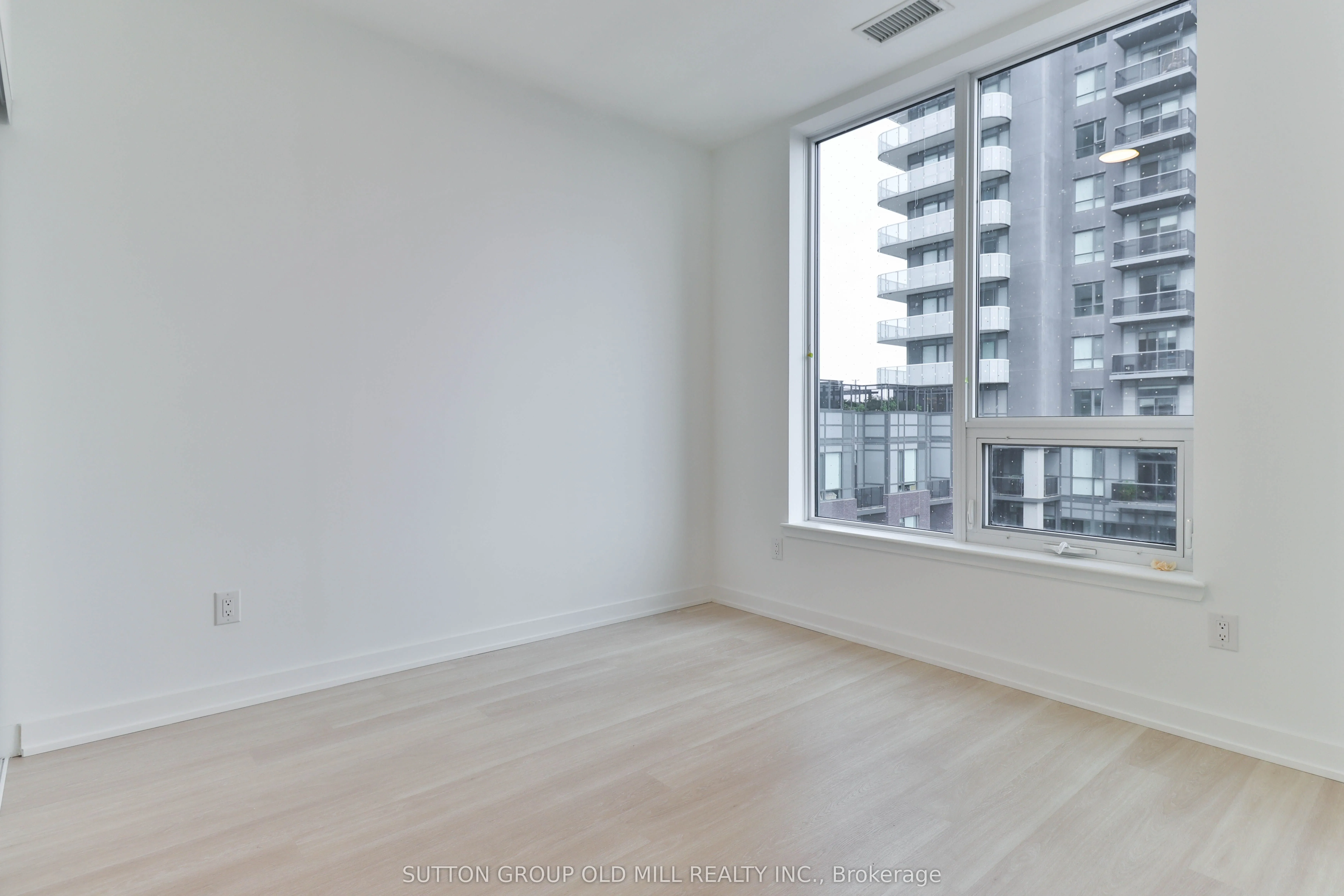 5105 Hurontario Street, #419