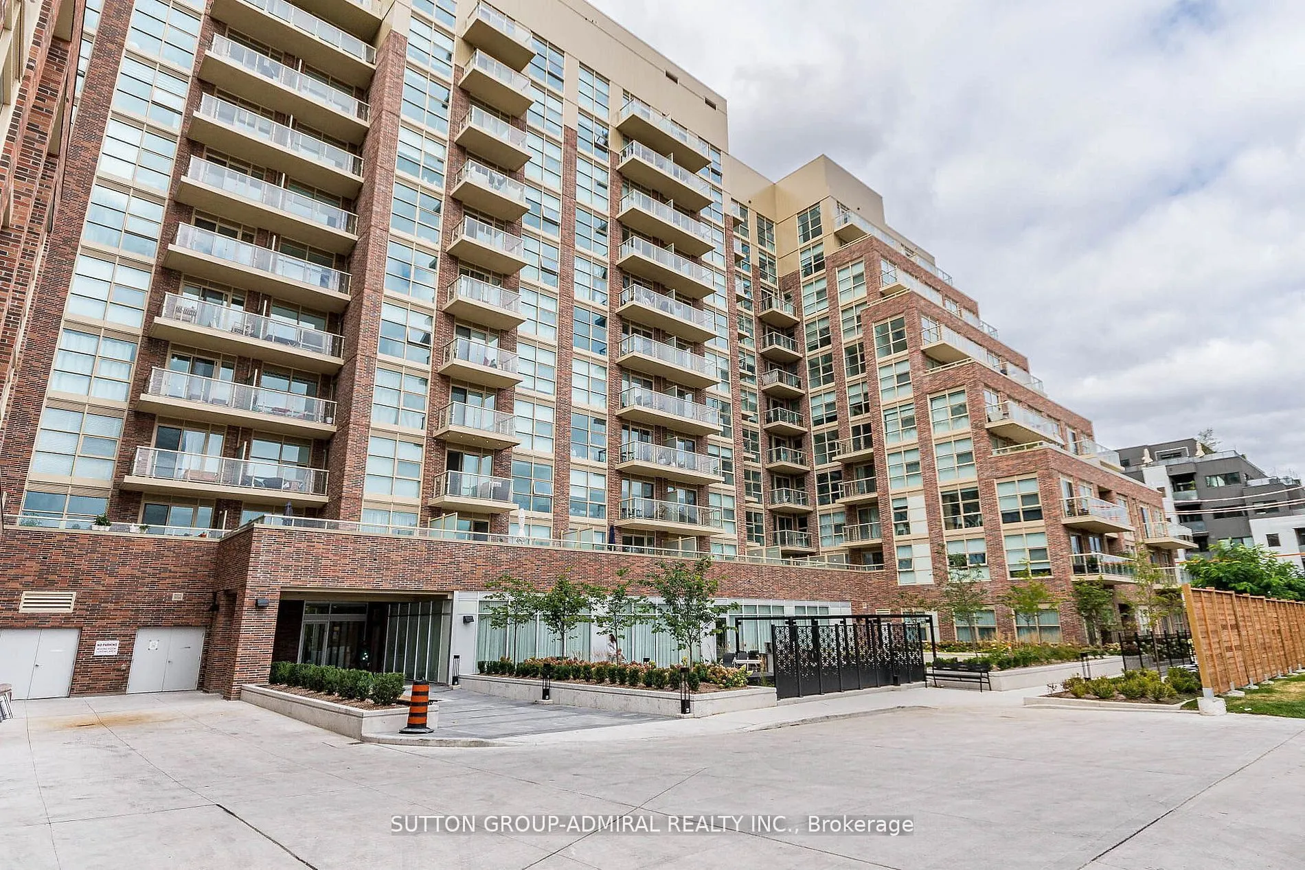 1787 St Clair Avenue W, #706