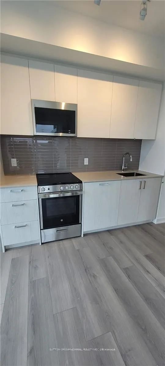 1787 St Clair Avenue W, #706