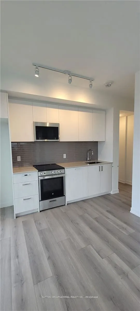 1787 St Clair Avenue W, #706