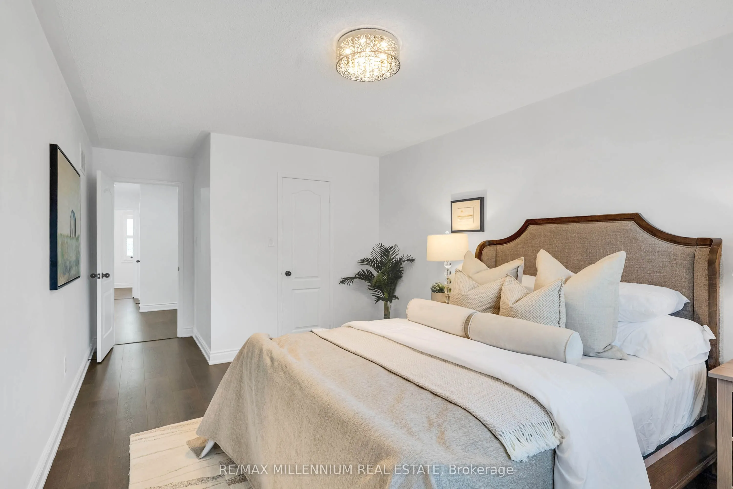 3393 Covent Crescent