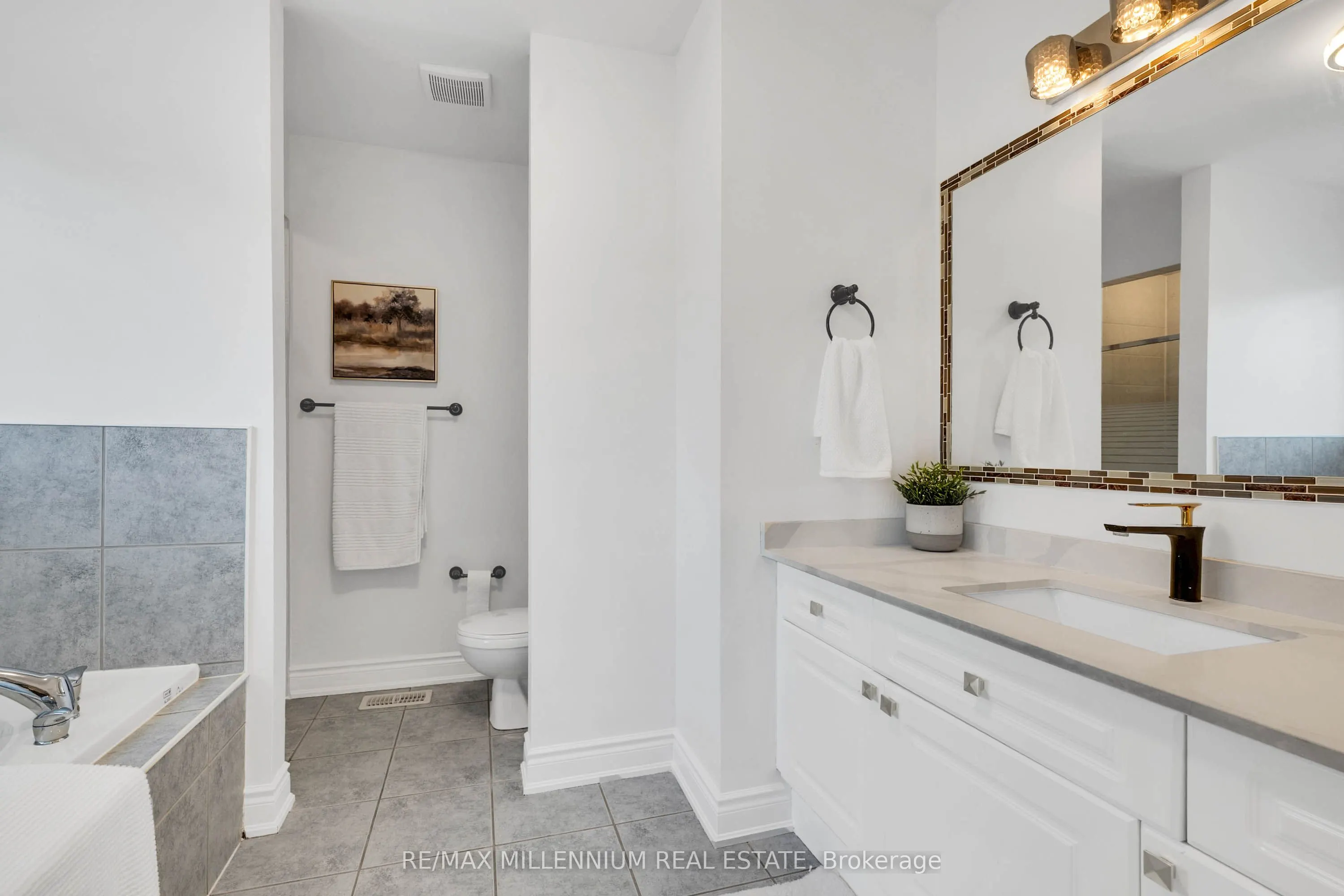 3393 Covent Crescent