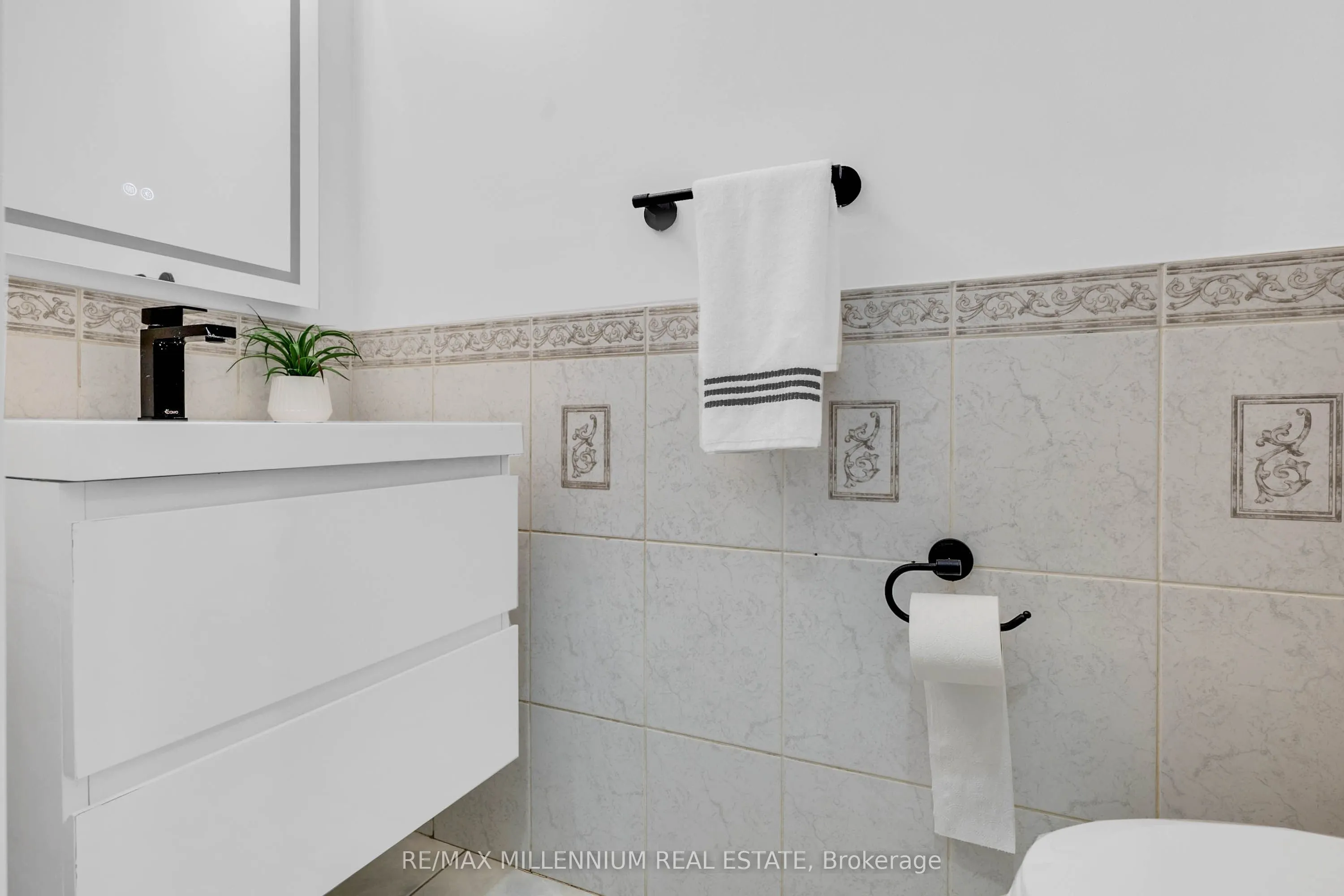 3393 Covent Crescent