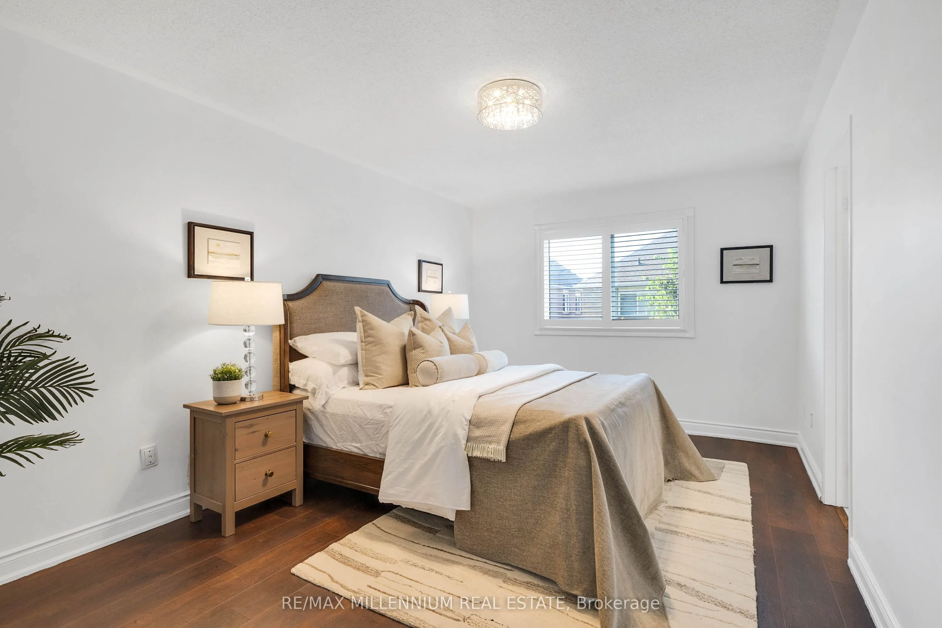 3393 Covent Crescent