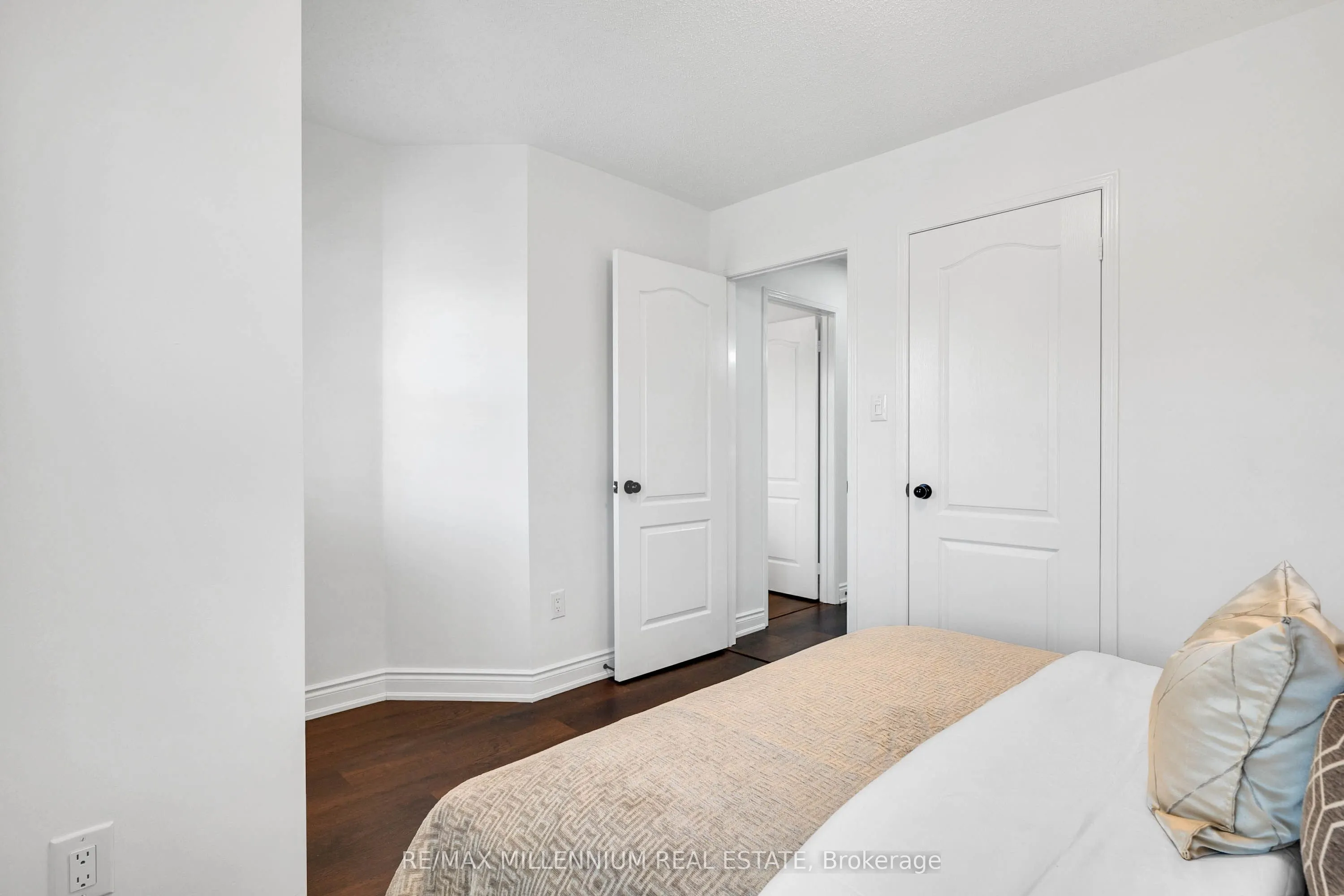 3393 Covent Crescent