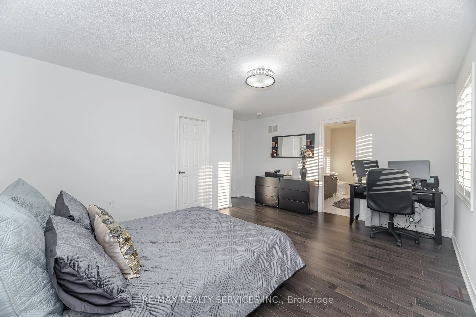 52 Blackberry Valley Crescent