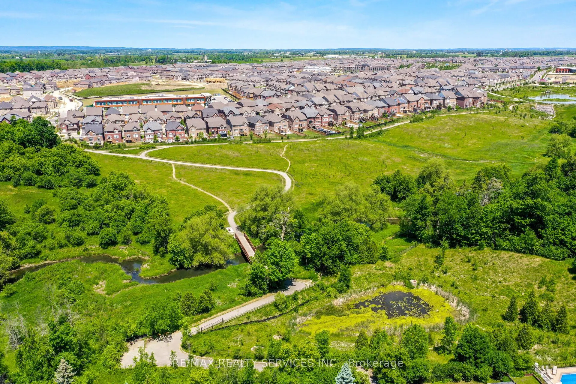 52 Blackberry Valley Crescent