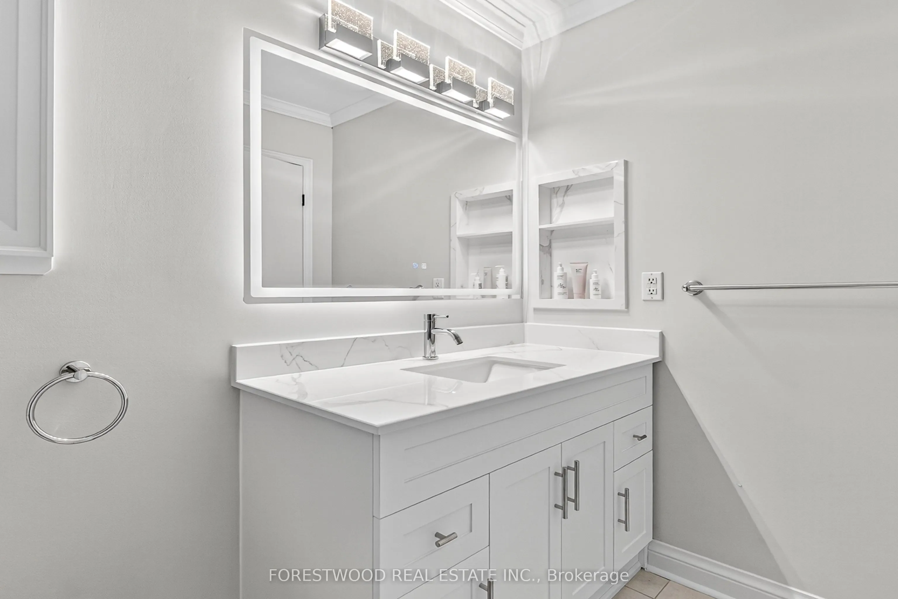 4295 Garnetwood Chase