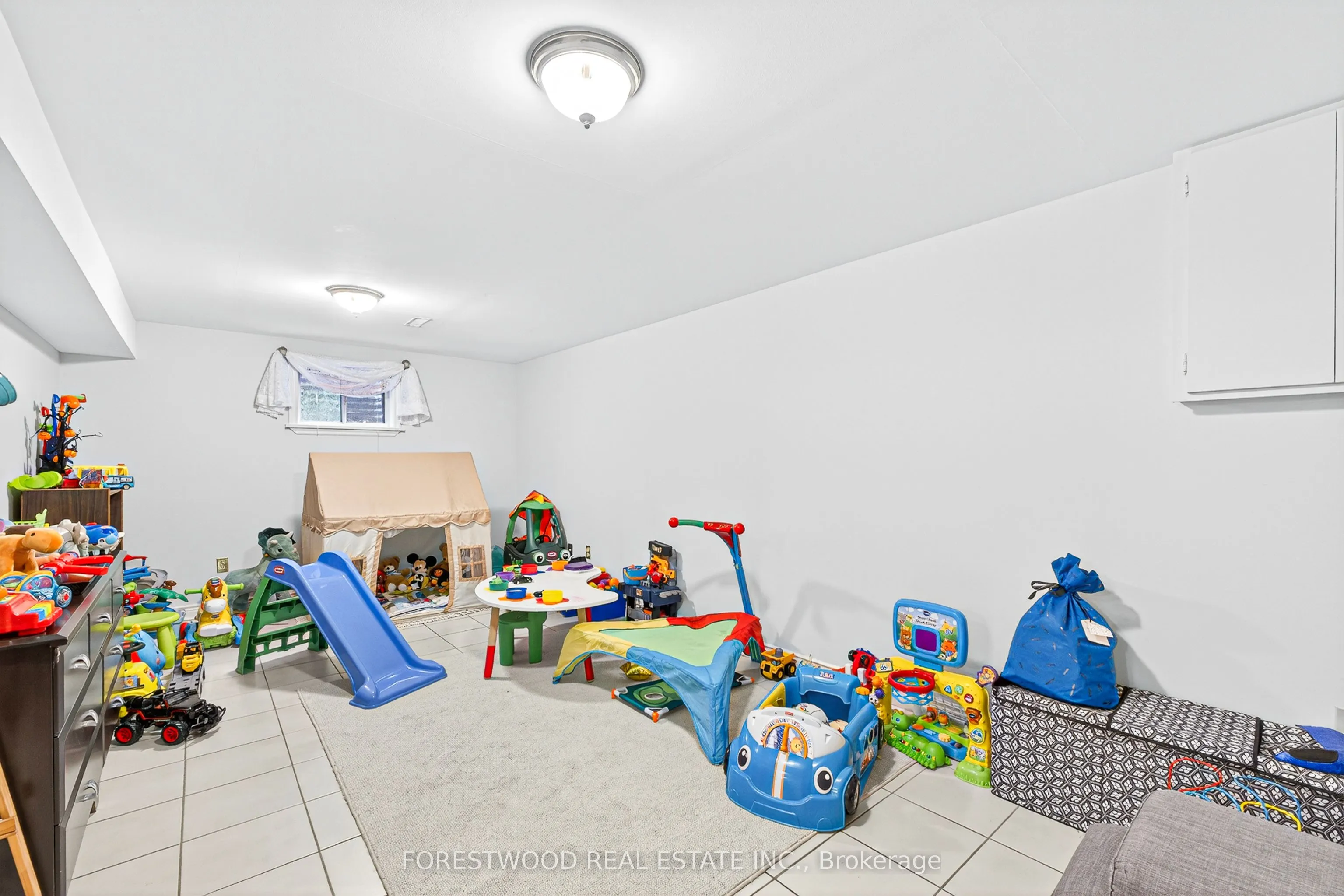 4295 Garnetwood Chase