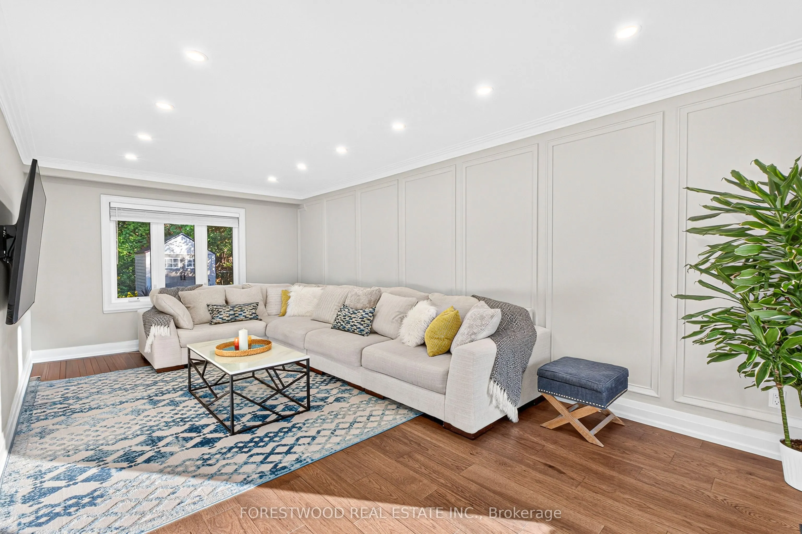 4295 Garnetwood Chase