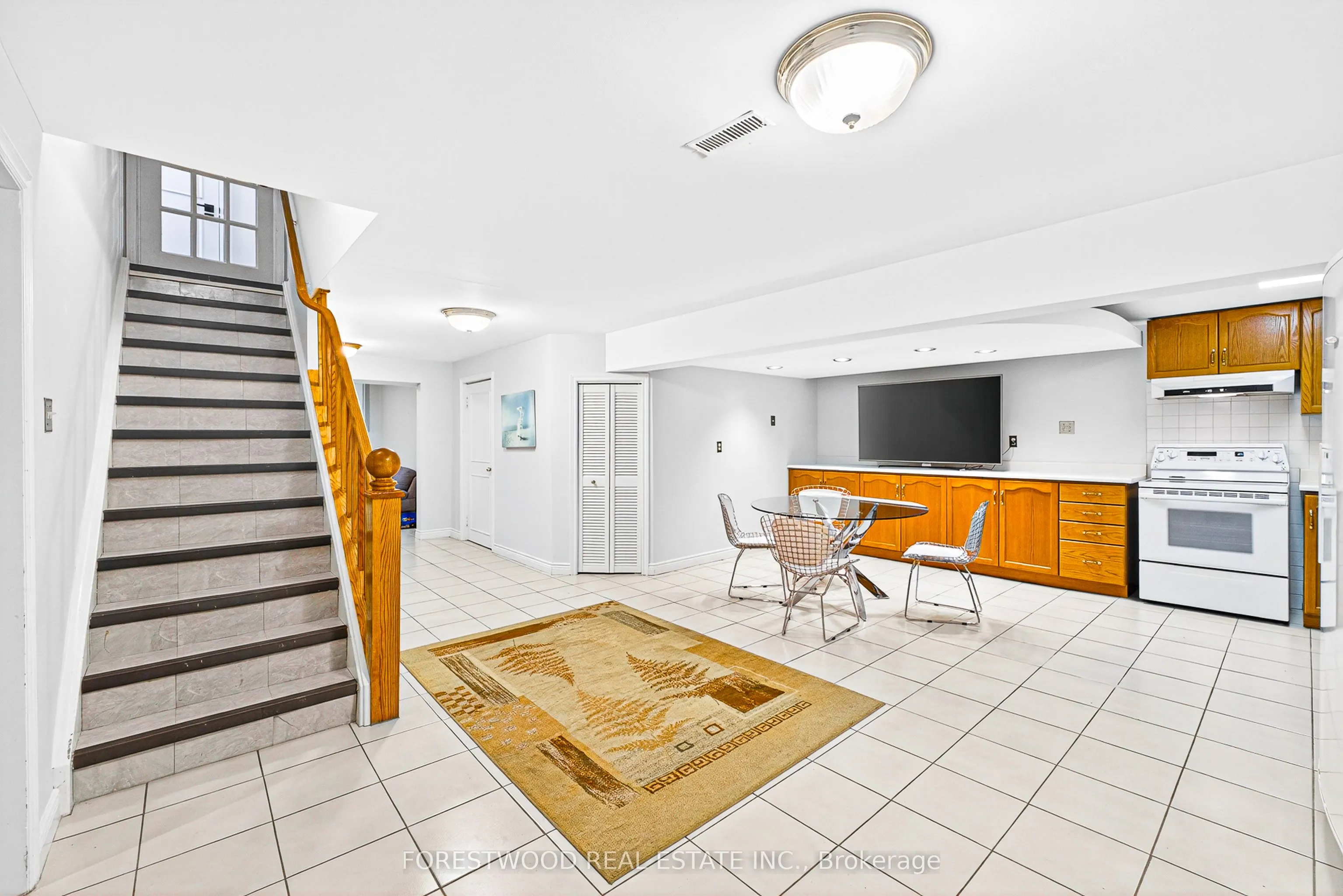 4295 Garnetwood Chase