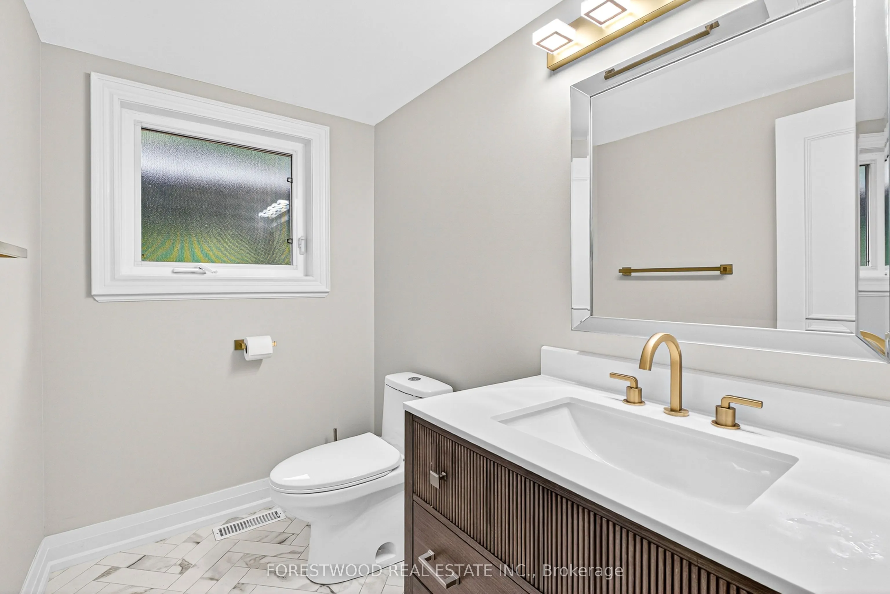 4295 Garnetwood Chase