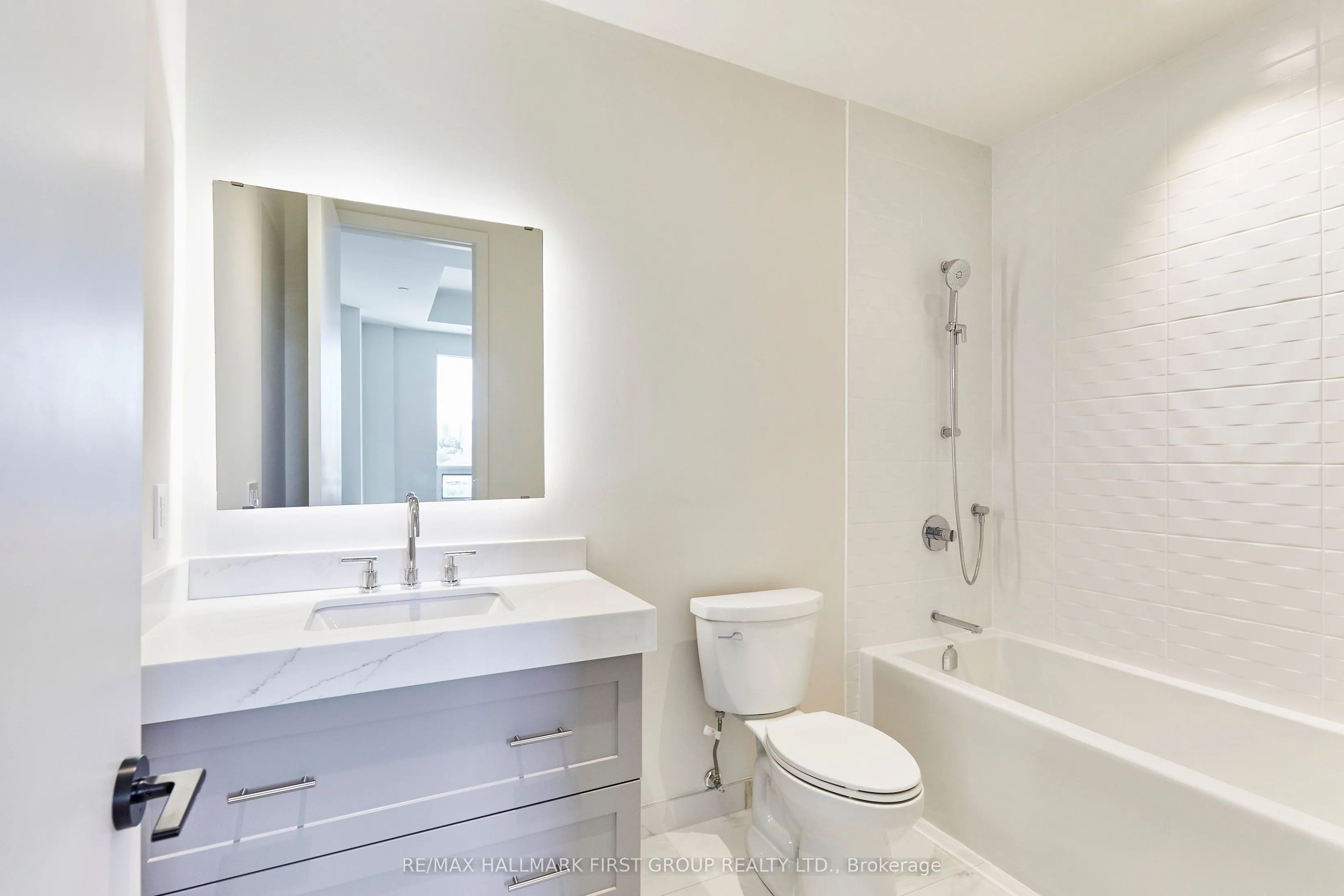 123 Maurice Drive, #407