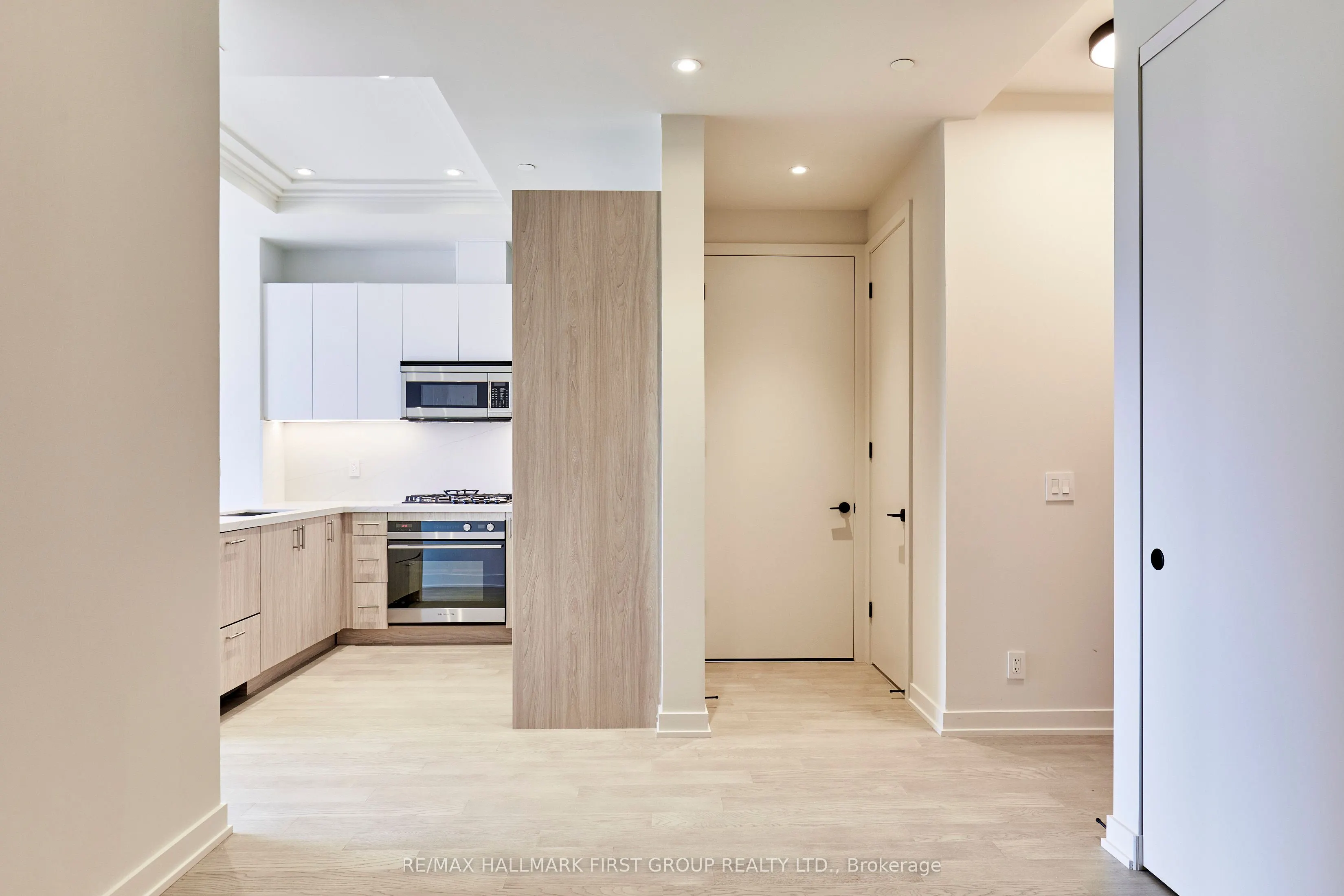 123 Maurice Drive, #407