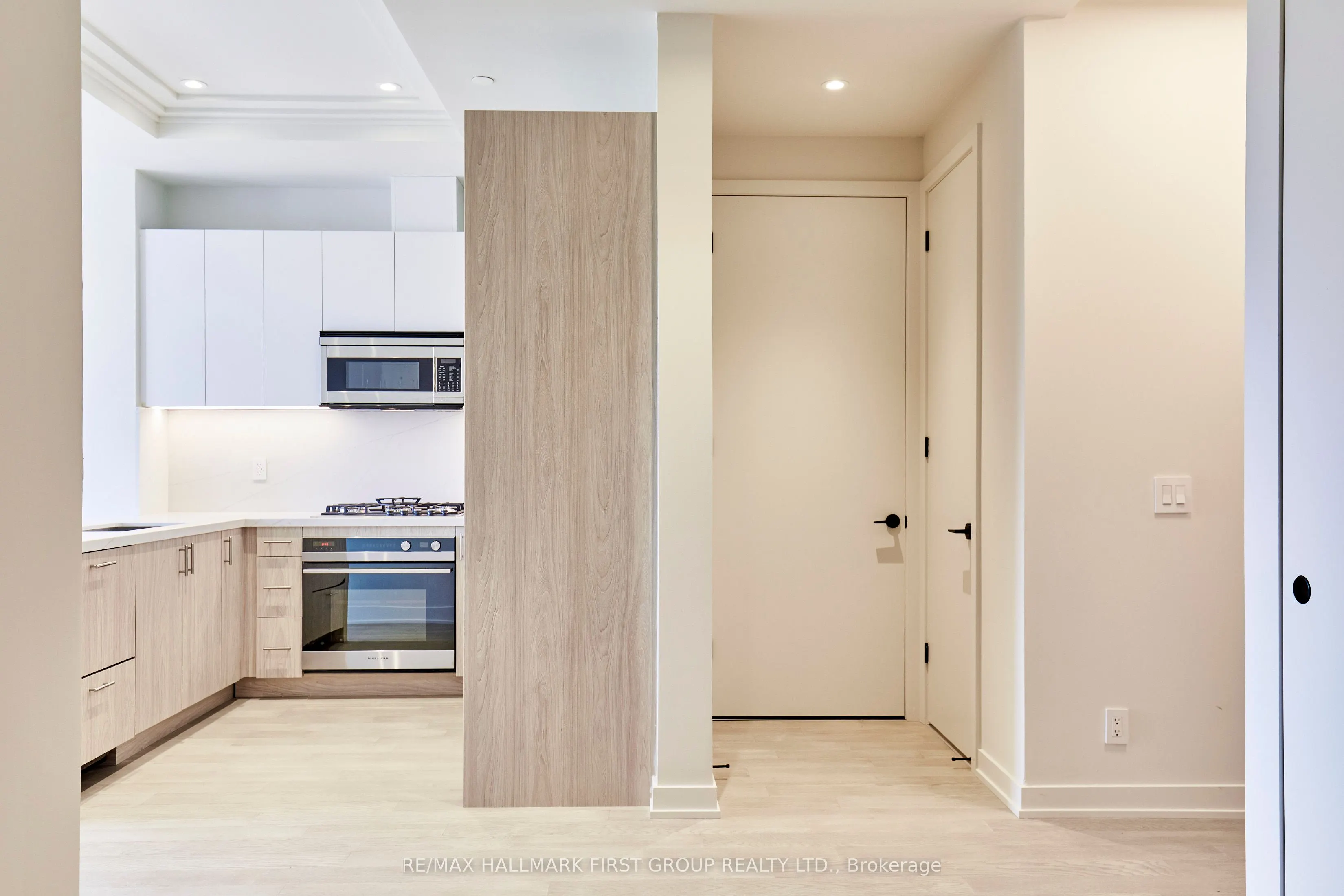123 Maurice Drive, #407