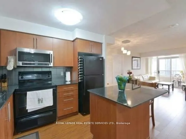 310 Burnhamthorpe Road W, #3001