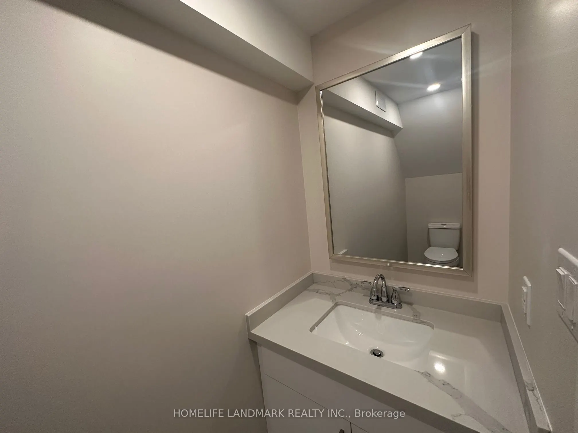 2036 Grosvenor Street, #lower