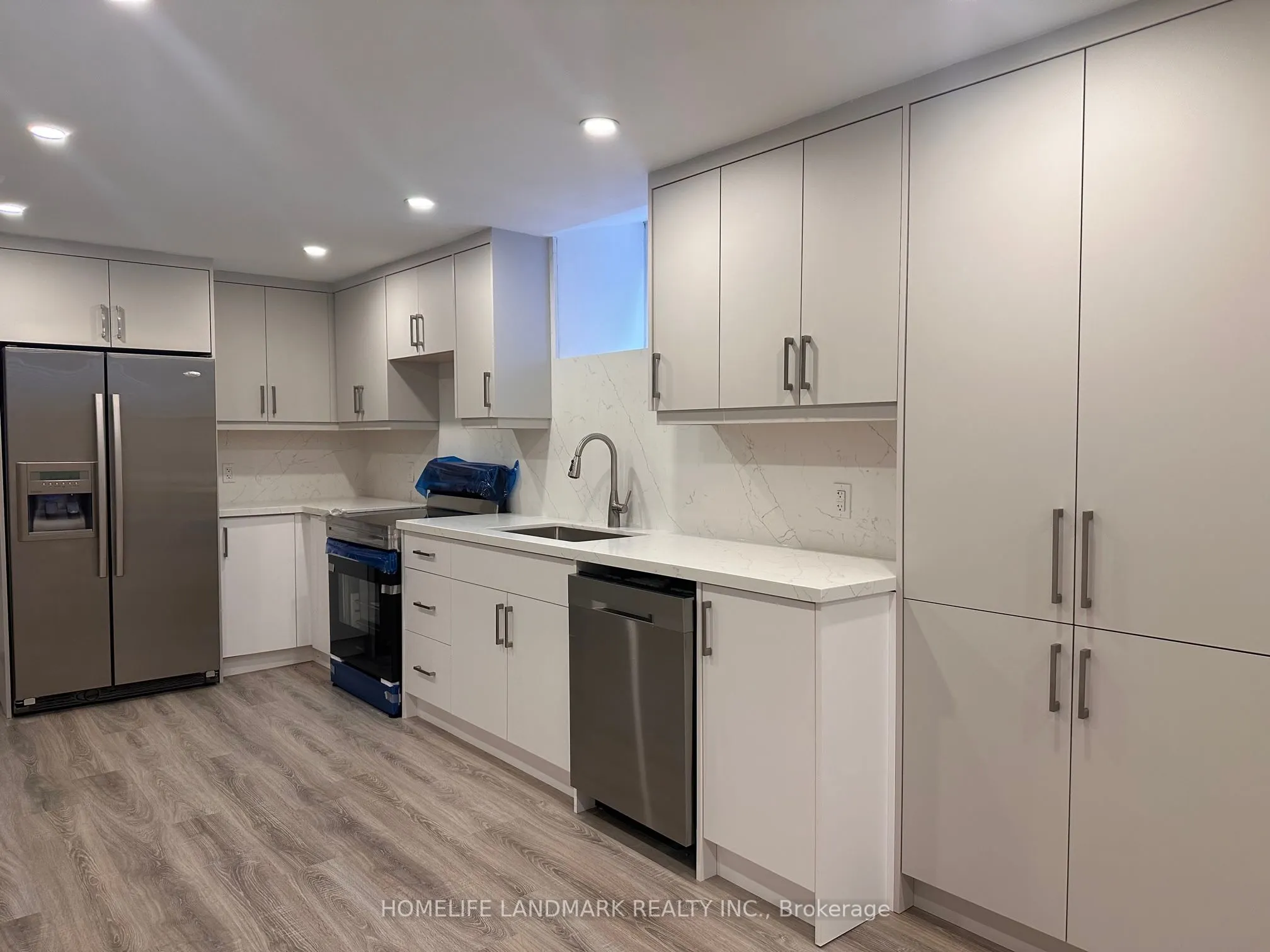 2036 Grosvenor Street, #lower