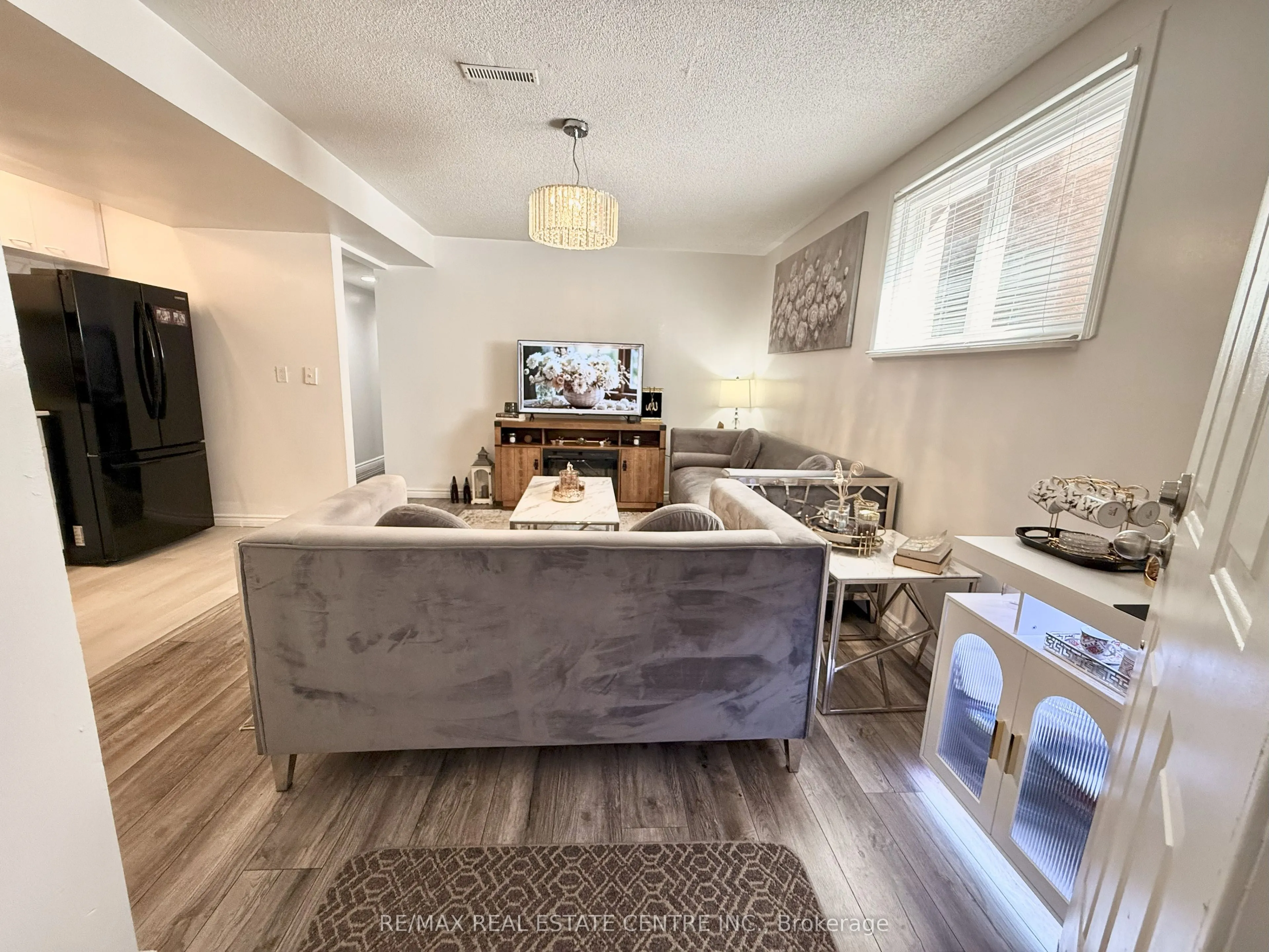 84 Creditstone Road