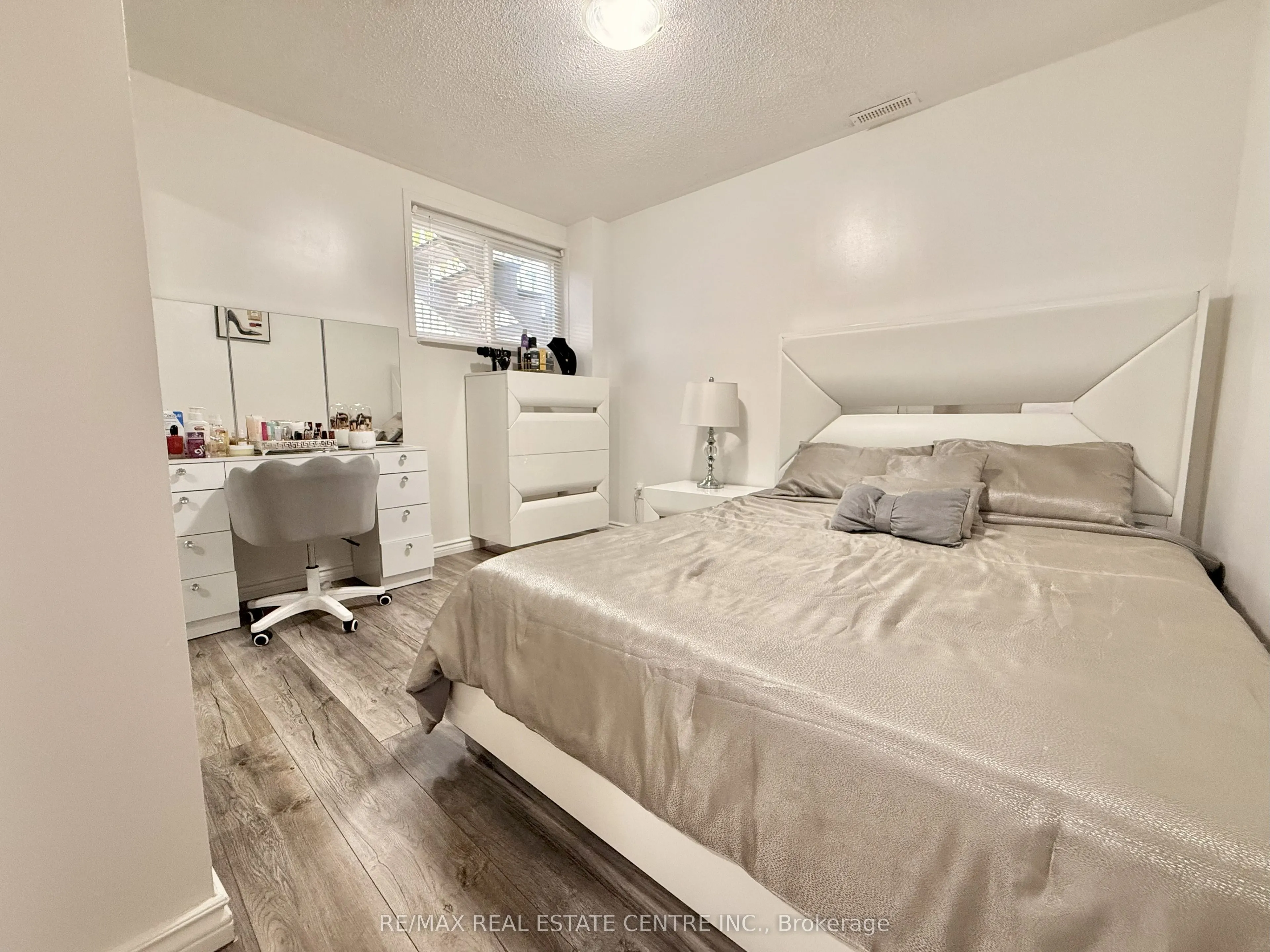84 Creditstone Road