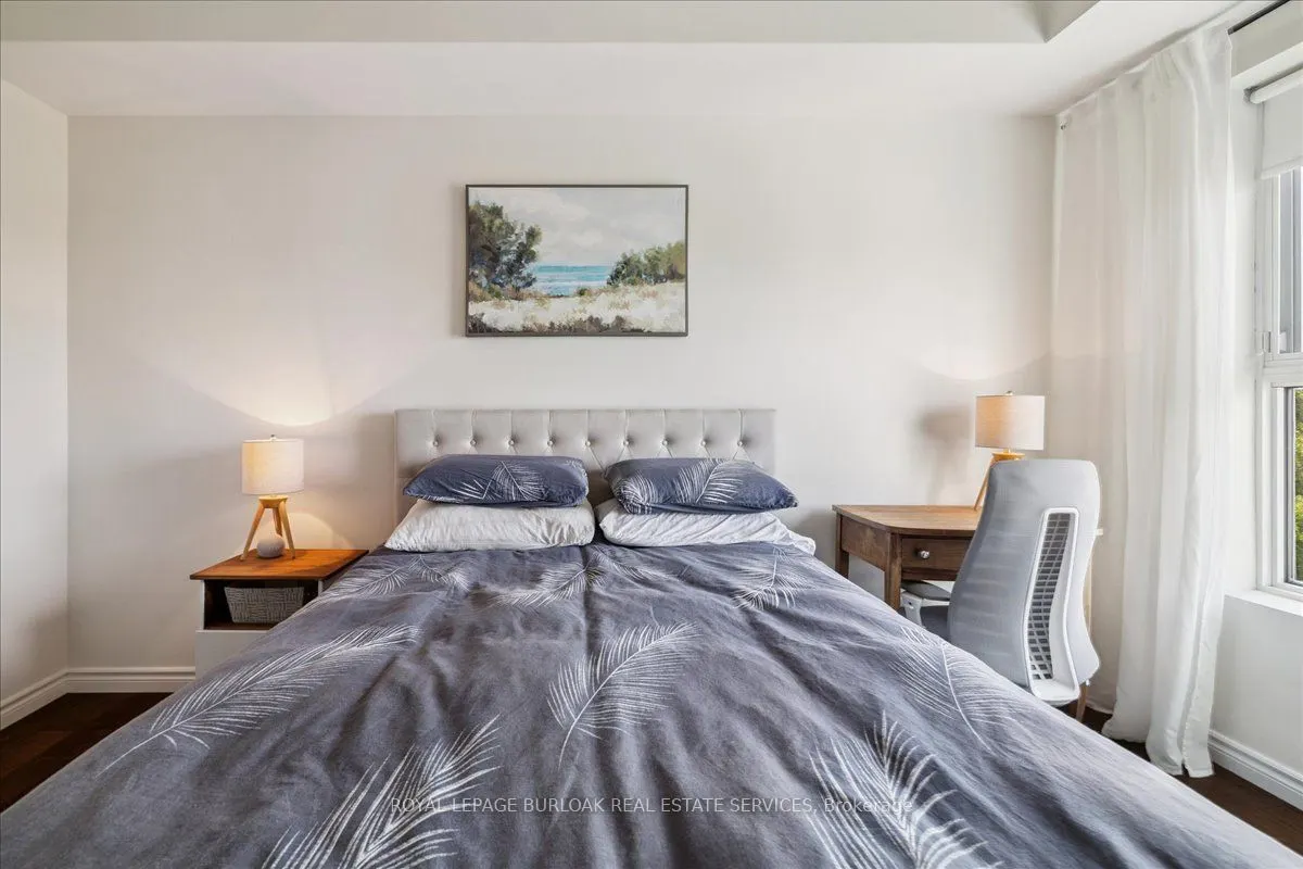 34 Plains Road E, #501
