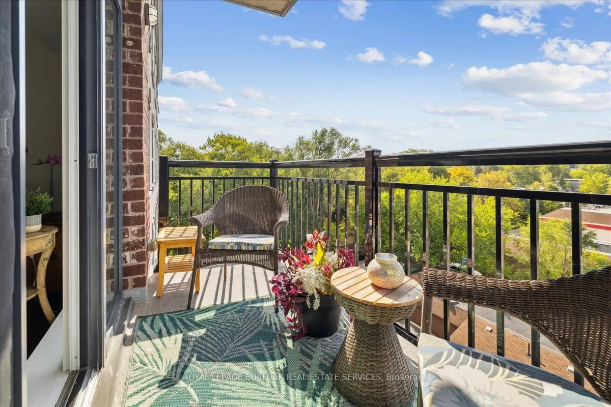 34 Plains Road E, #501