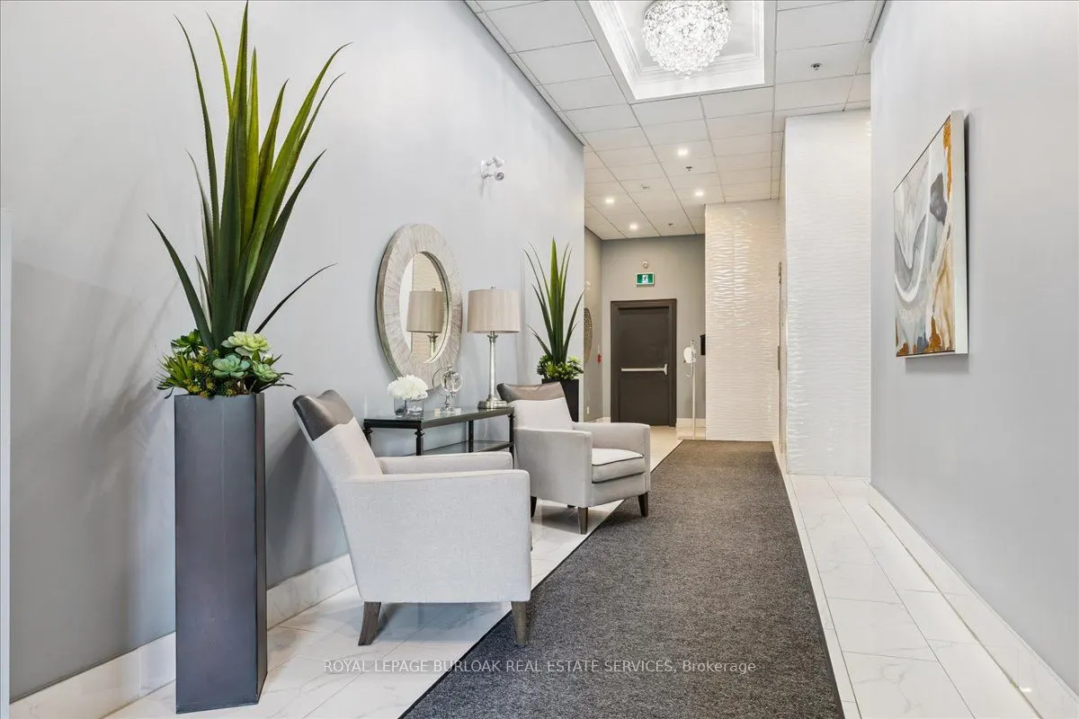 34 Plains Road E, #501