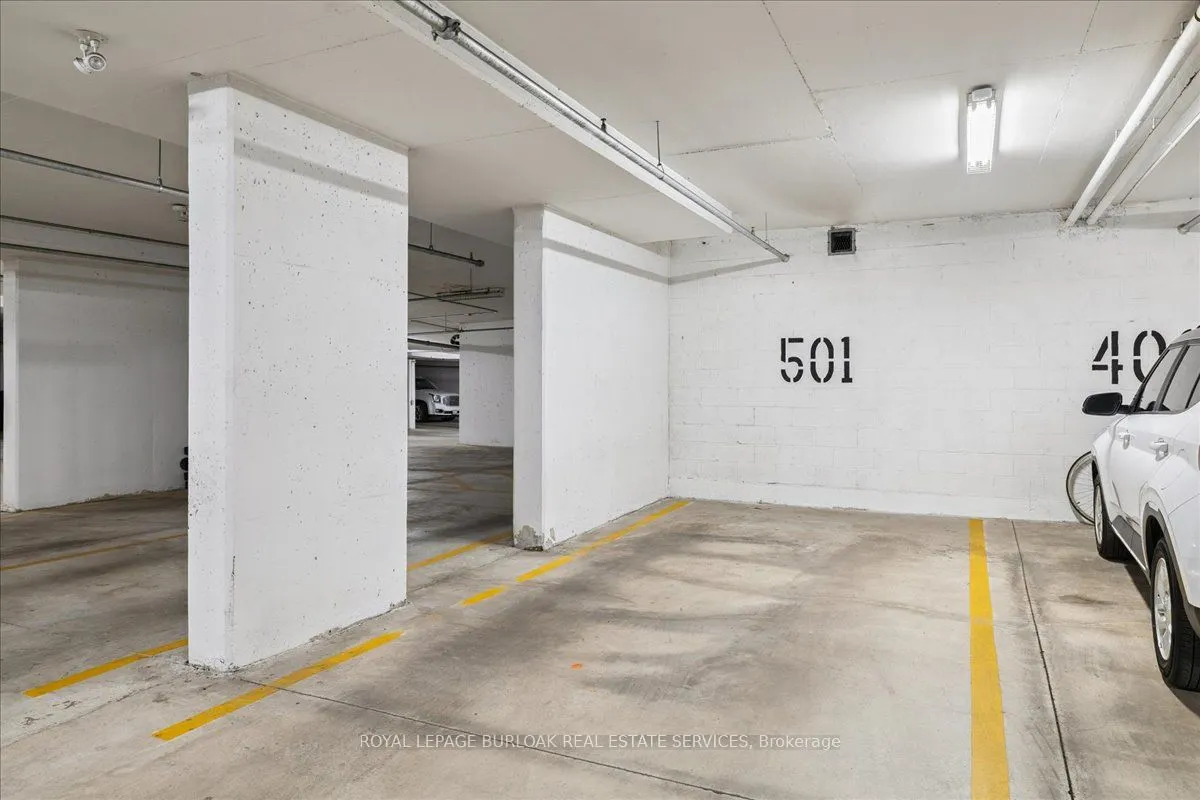 34 Plains Road E, #501