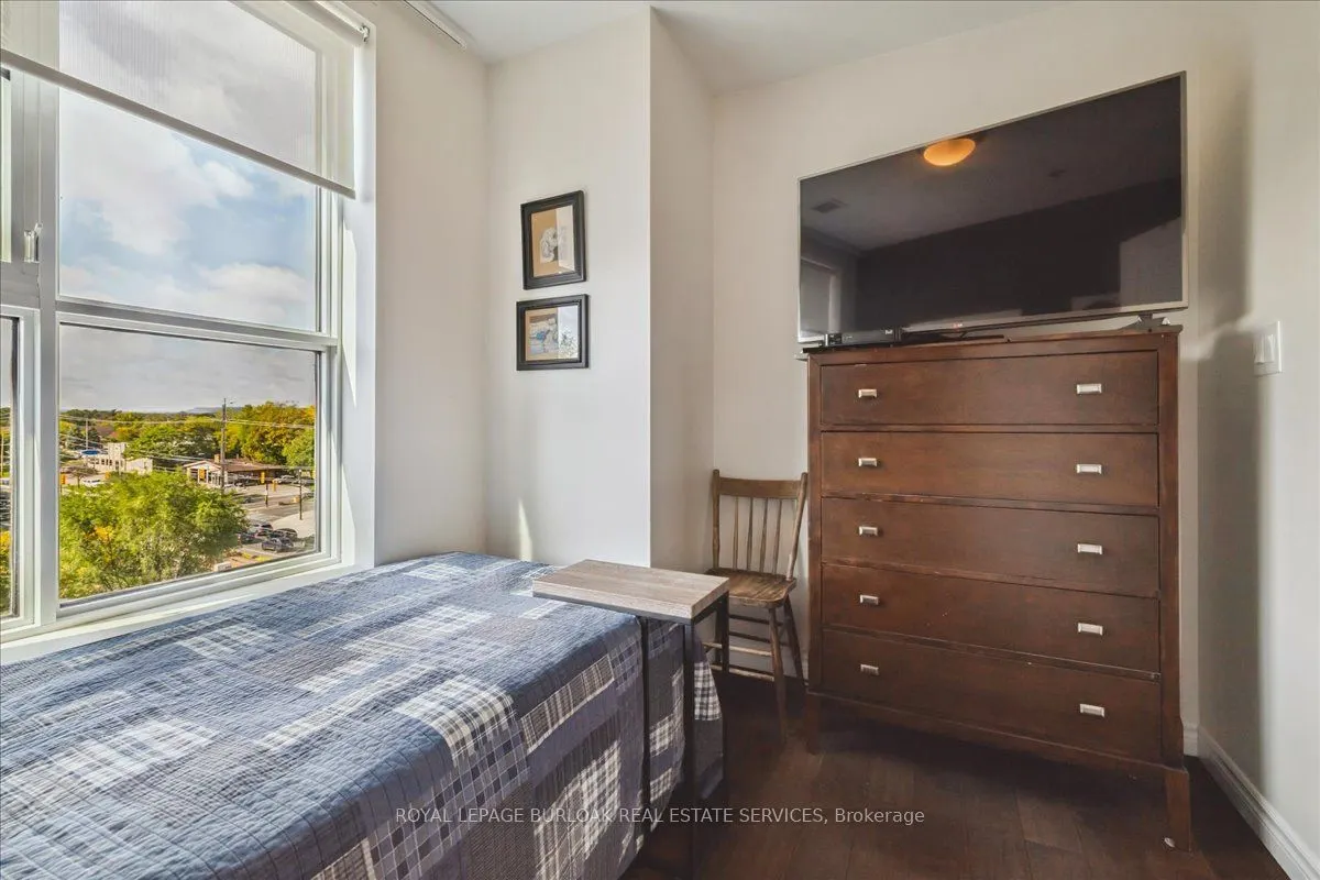 34 Plains Road E, #501