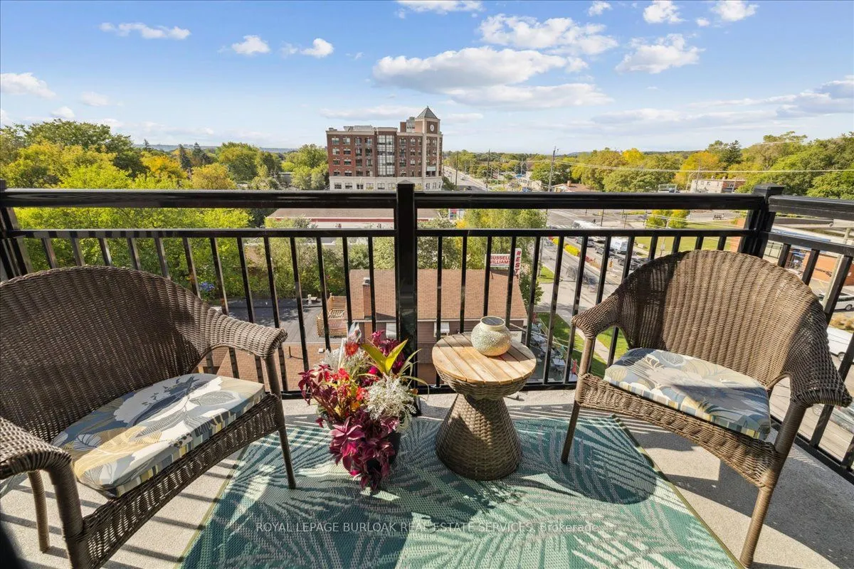 34 Plains Road E, #501