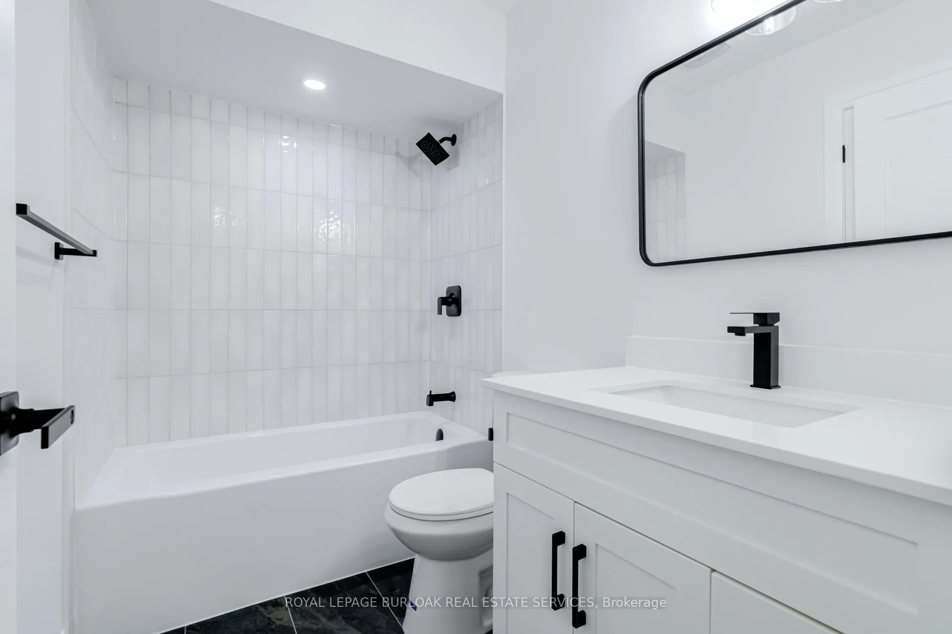 5475 Lakeshore Road, #4