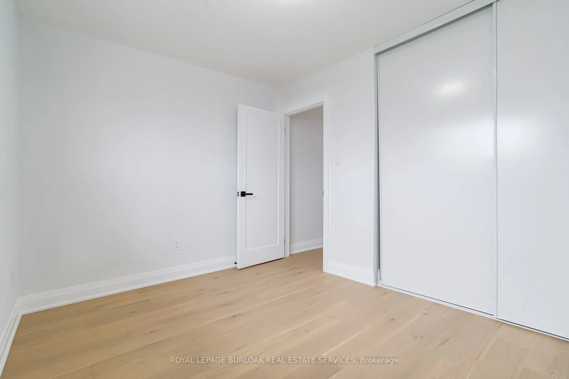 5475 Lakeshore Road, #4