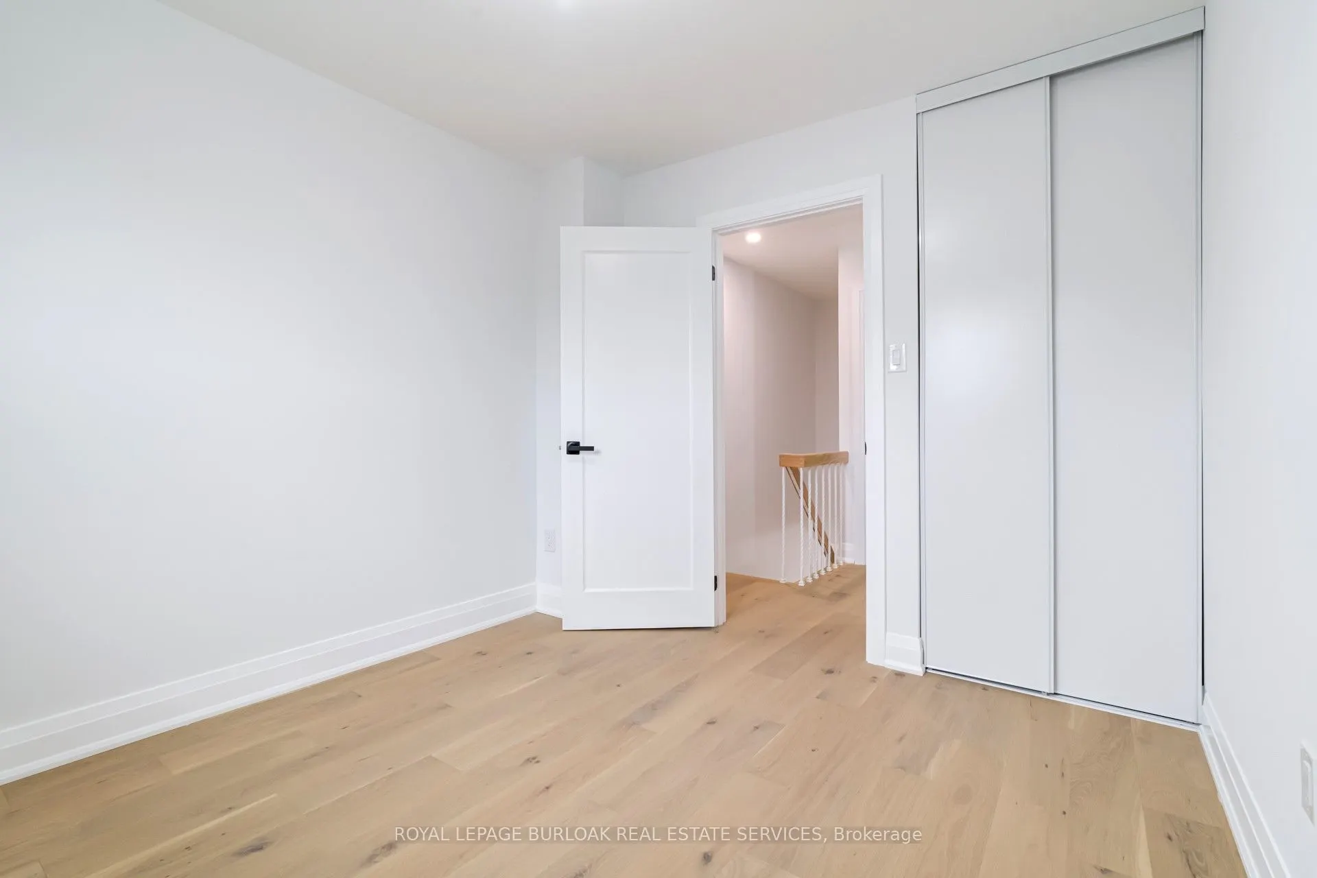 5475 Lakeshore Road, #4